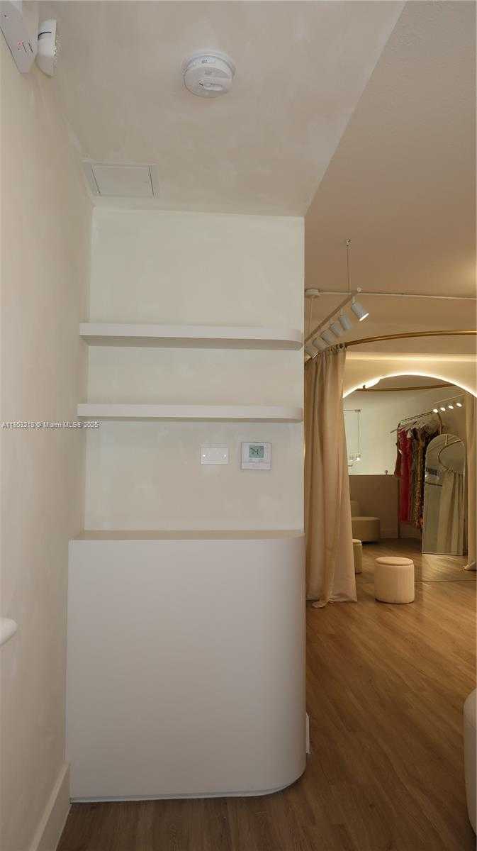 Small Image of 2220 NORTH EAST 2ND AVE, Miami Number 5