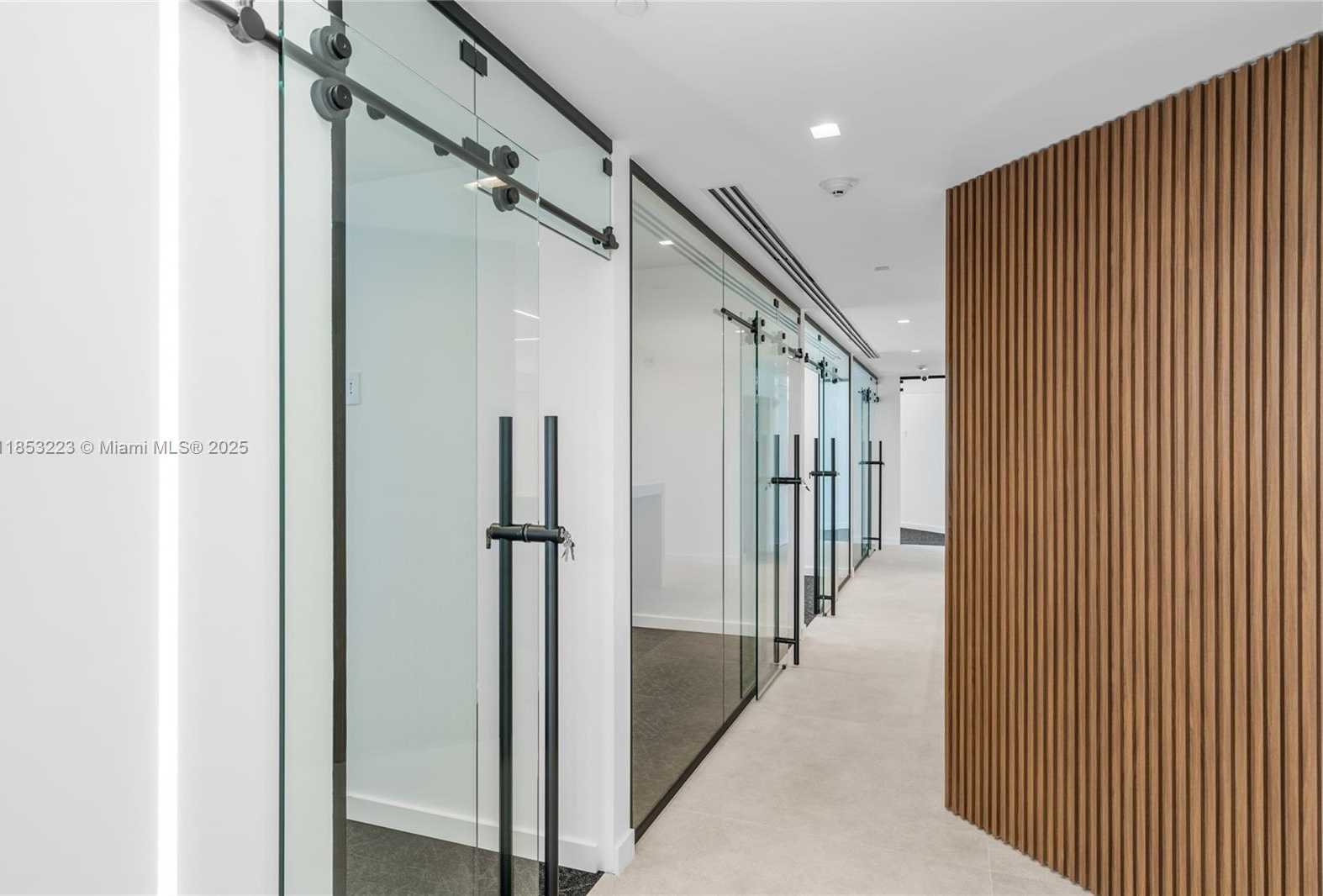 Small Image of 1300 BRICKELL BAY DR #CU6, Miami Number 28
