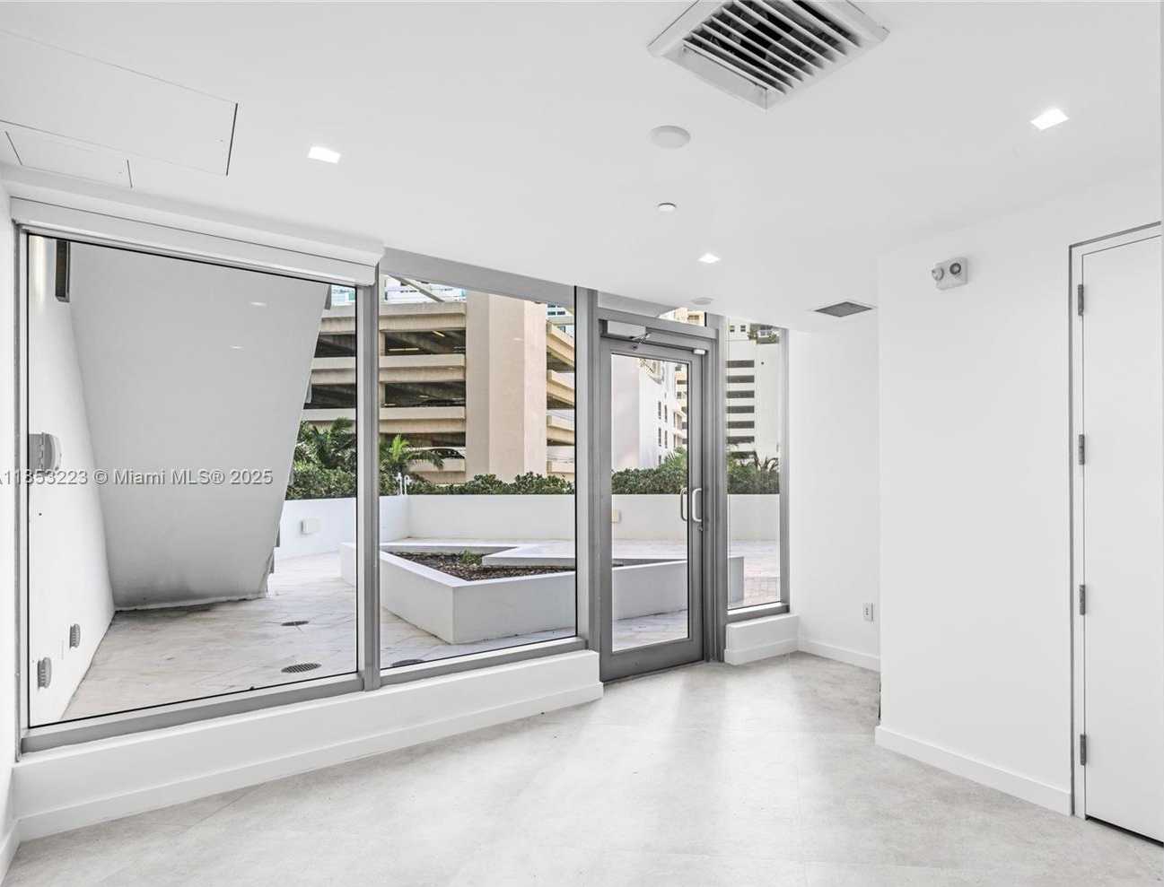 Small Image of 1300 BRICKELL BAY DR #CU6, Miami Number 39