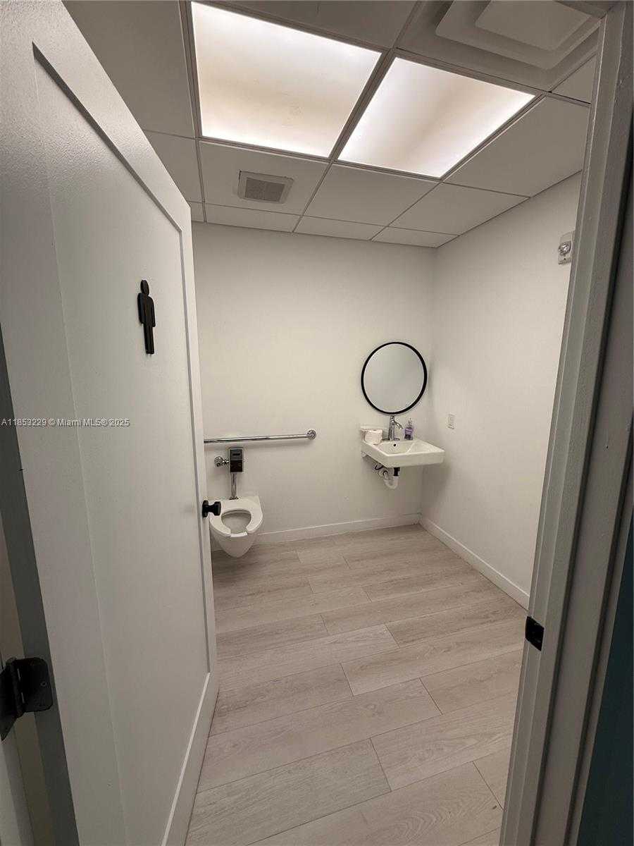 Small Image of 125 NORTH EAST 32ND STREET #suite E1, Miami Number 4