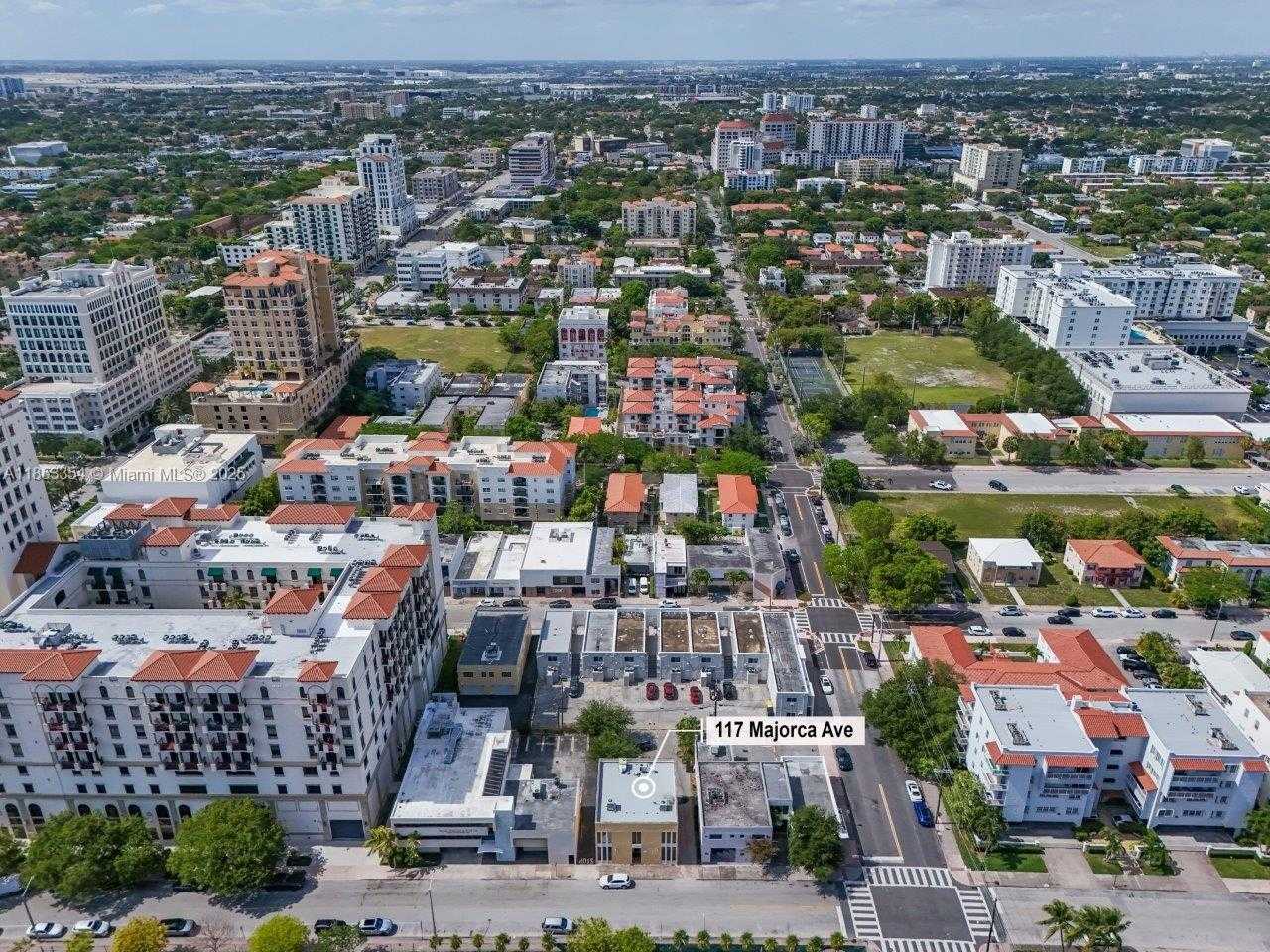 Small Image of 117 MAJORCA AVE, Coral Gables Number 5