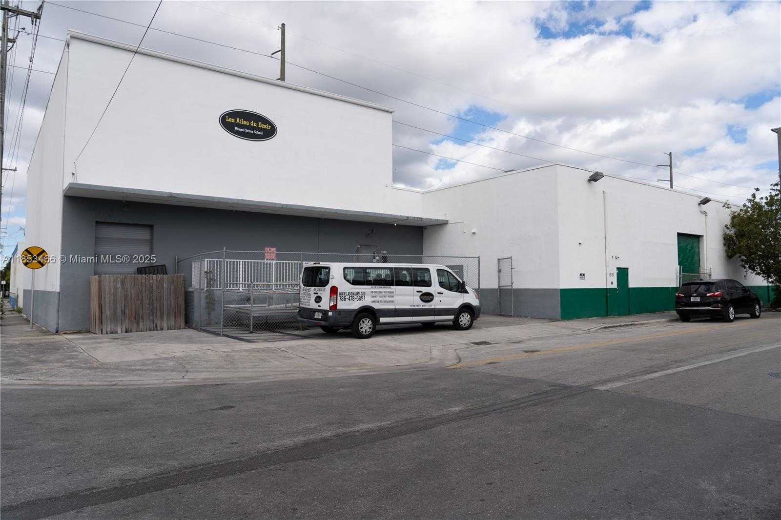 Small Image of 1395 NORTH WEST 22ND ST, Miami Number 2