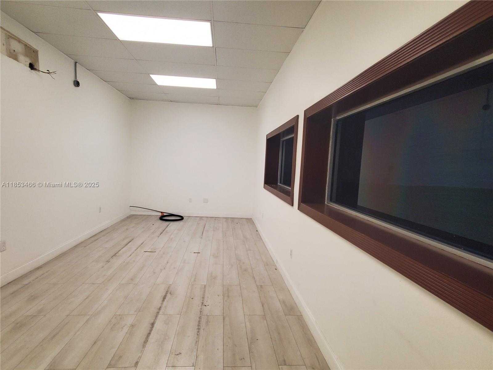Small Image of 1395 NORTH WEST 22ND ST, Miami Number 32
