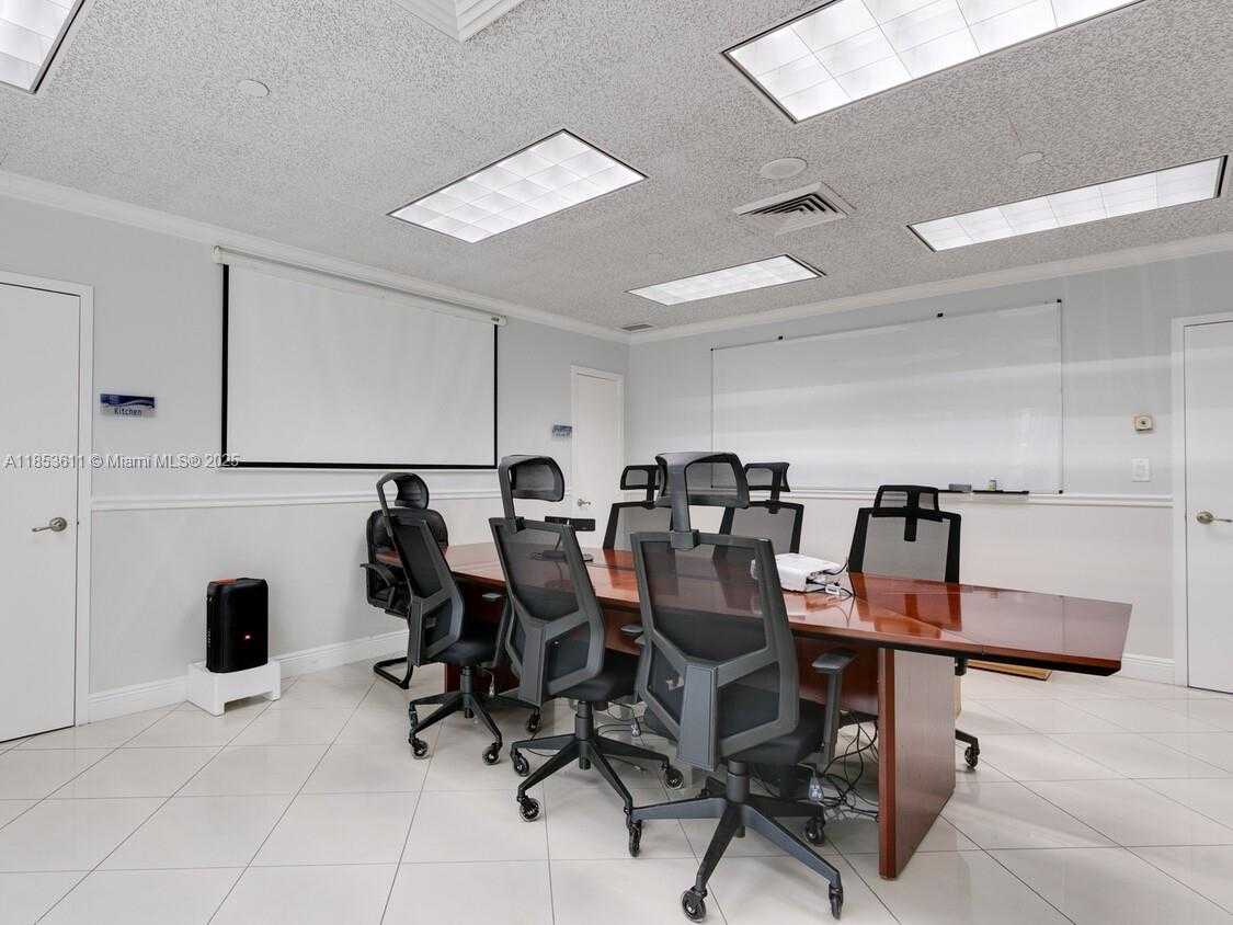 Small Image of 2801 GREENE ST #Suite 18, Hollywood Number 2