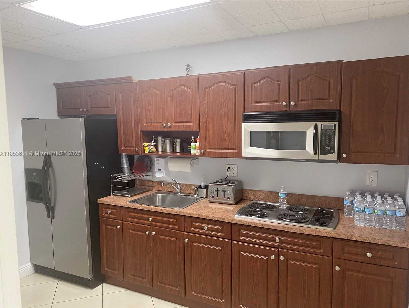 Small Image of 2801 GREENE ST #Suite 18, Hollywood Number 4