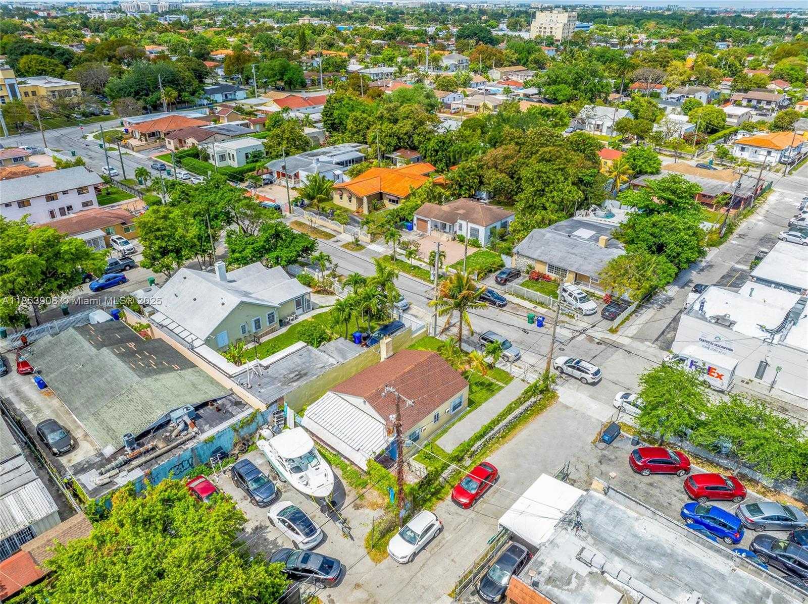 Small Image of 2728 NORTH WEST 3RD ST, Miami Number 14