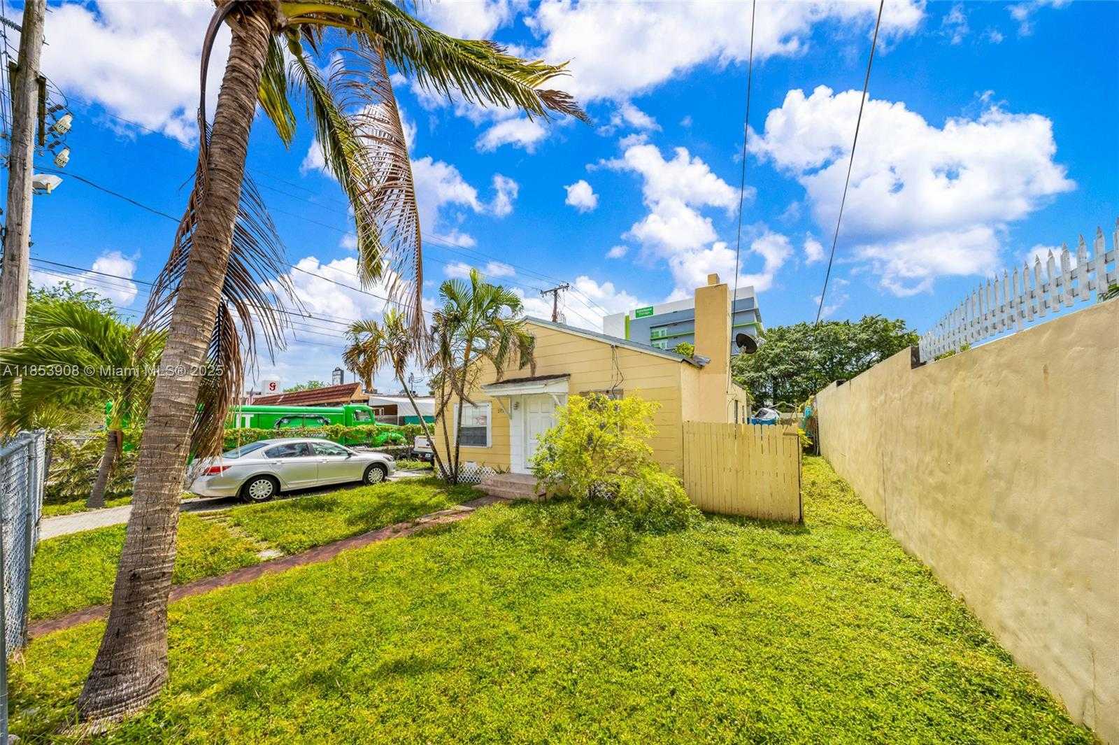 Small Image of 2728 NORTH WEST 3RD ST, Miami Number 20