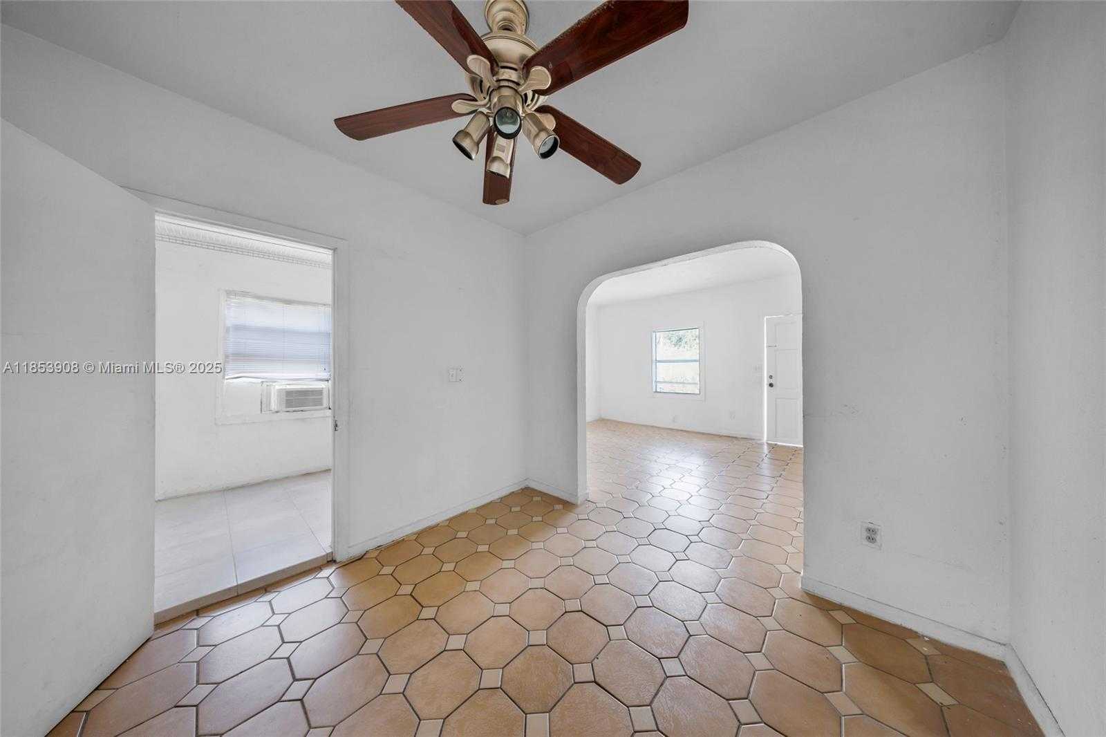 Small Image of 2728 NORTH WEST 3RD ST, Miami Number 24