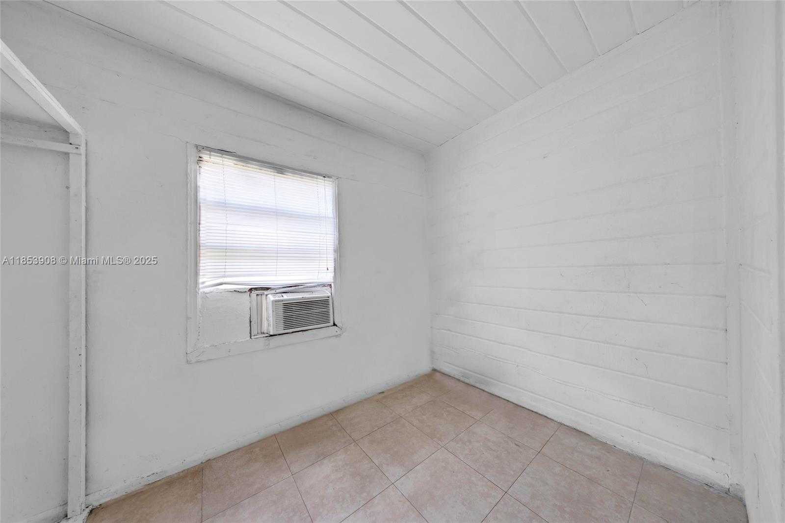 Small Image of 2728 NORTH WEST 3RD ST, Miami Number 25