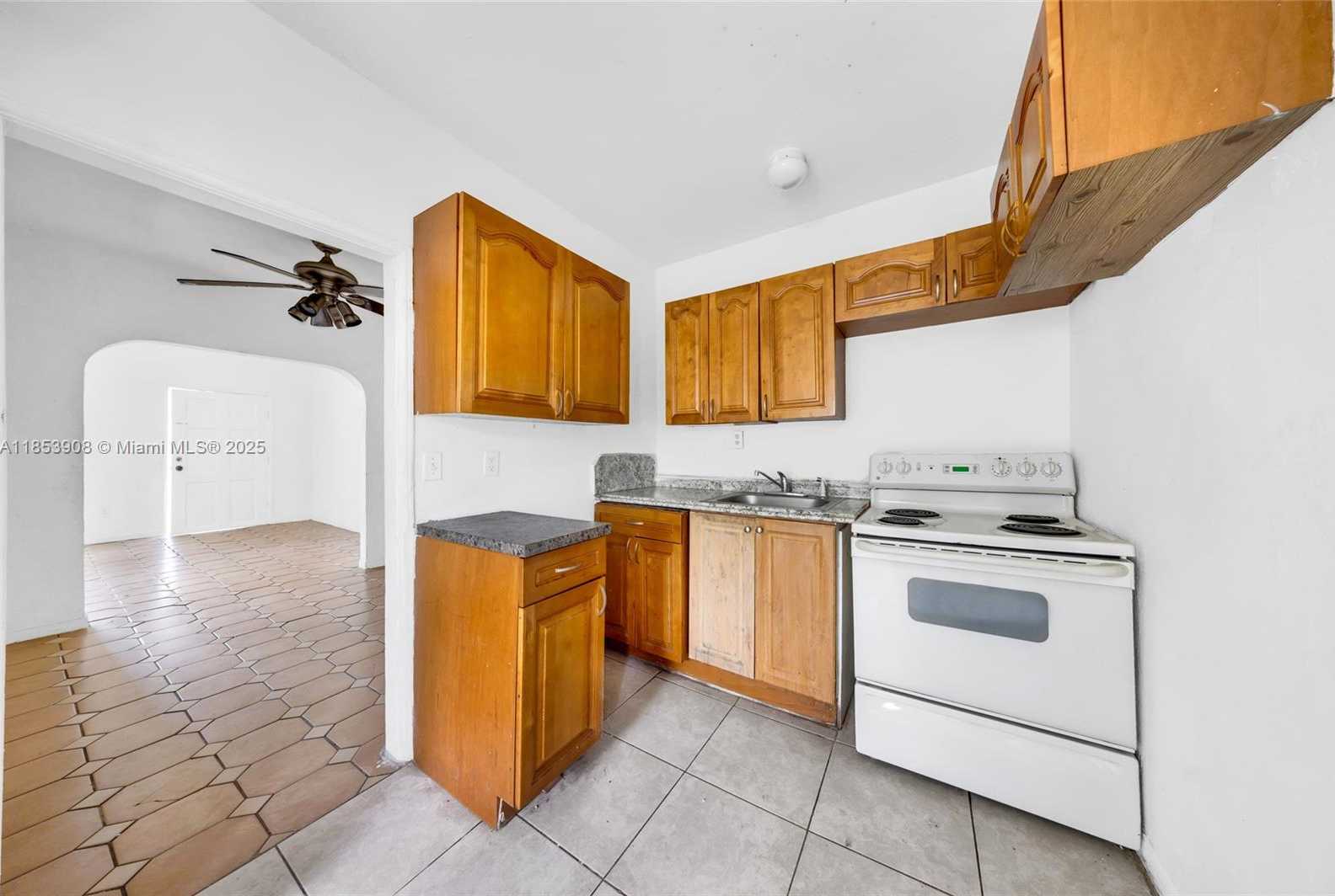 Small Image of 2728 NORTH WEST 3RD ST, Miami Number 26