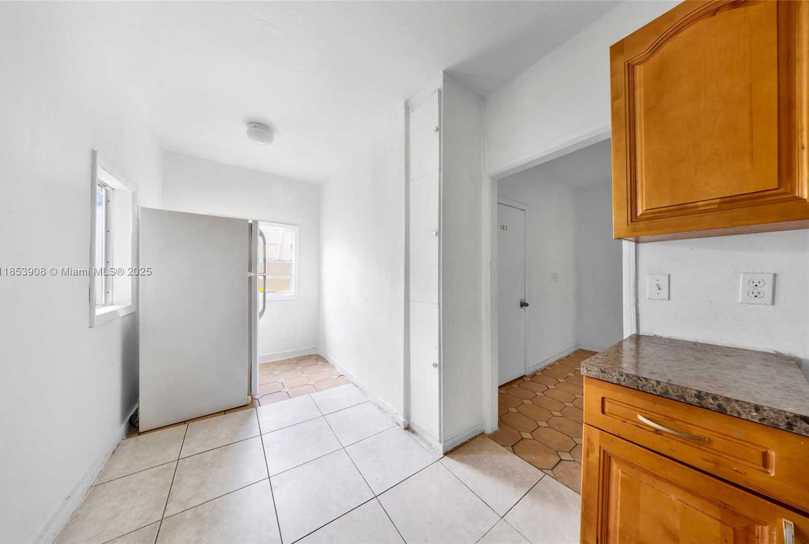 Small Image of 2728 NORTH WEST 3RD ST, Miami Number 27