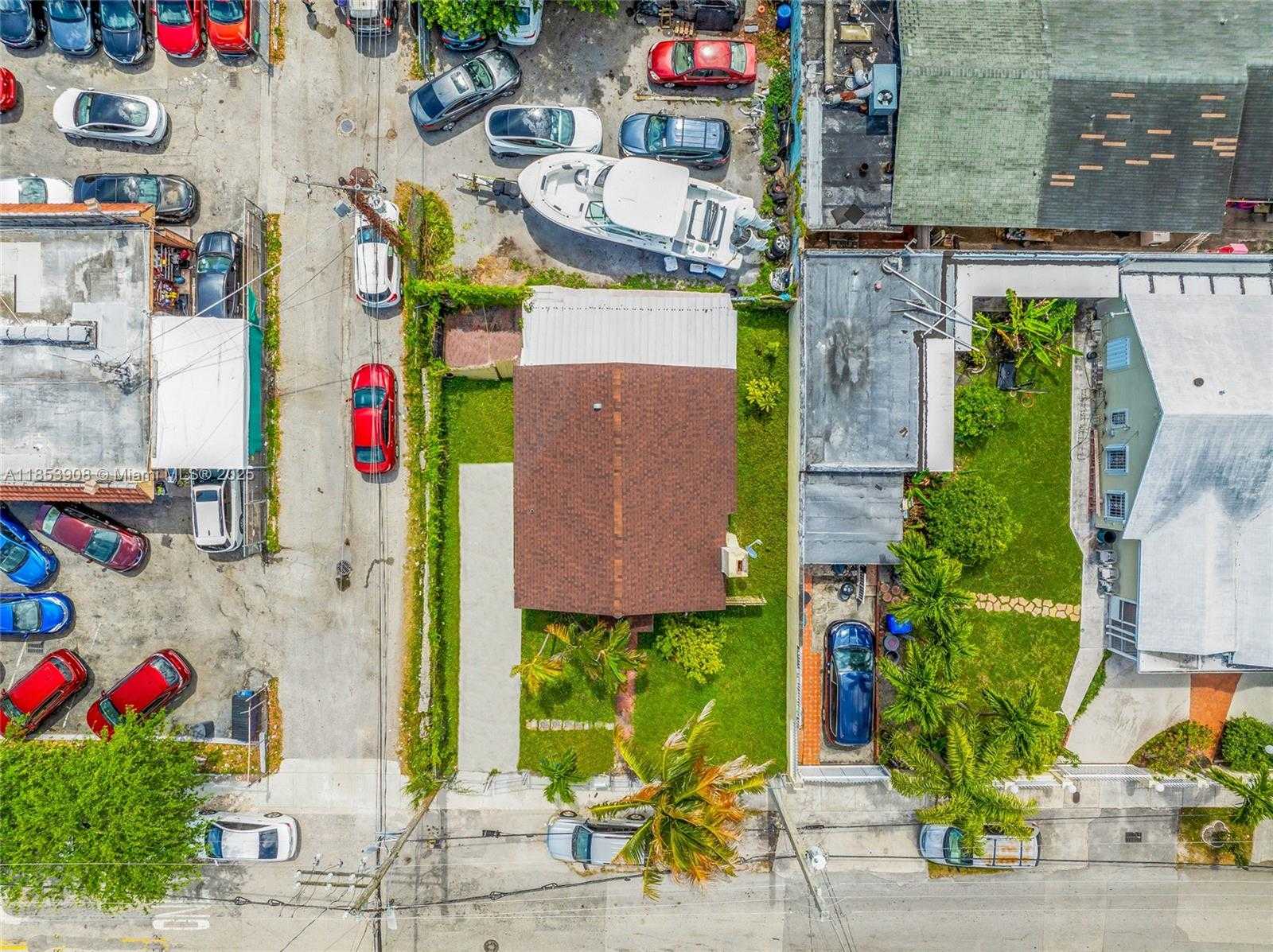 Small Image of 2728 NORTH WEST 3RD ST, Miami Number 3