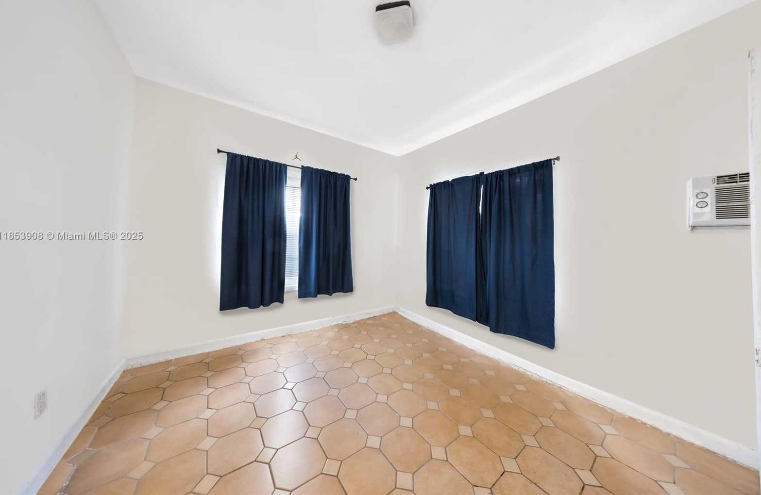 Small Image of 2728 NORTH WEST 3RD ST, Miami Number 32