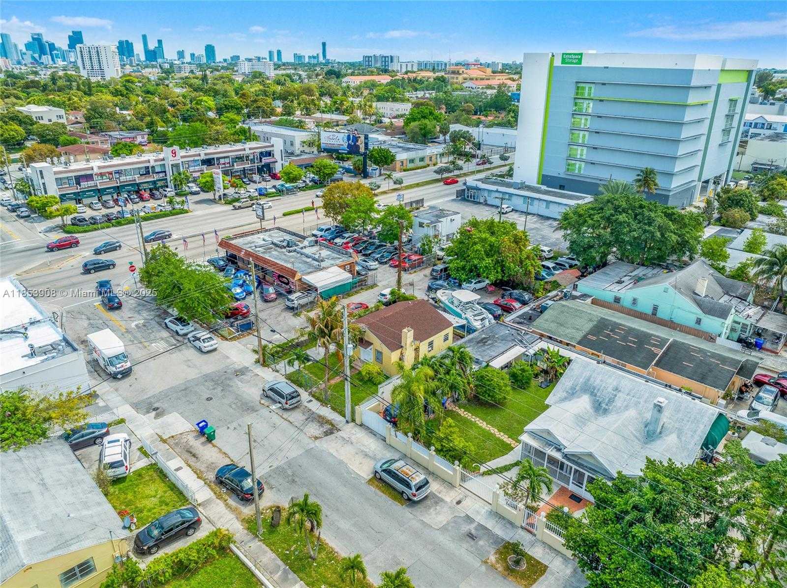 Small Image of 2728 NORTH WEST 3RD ST, Miami Number 7