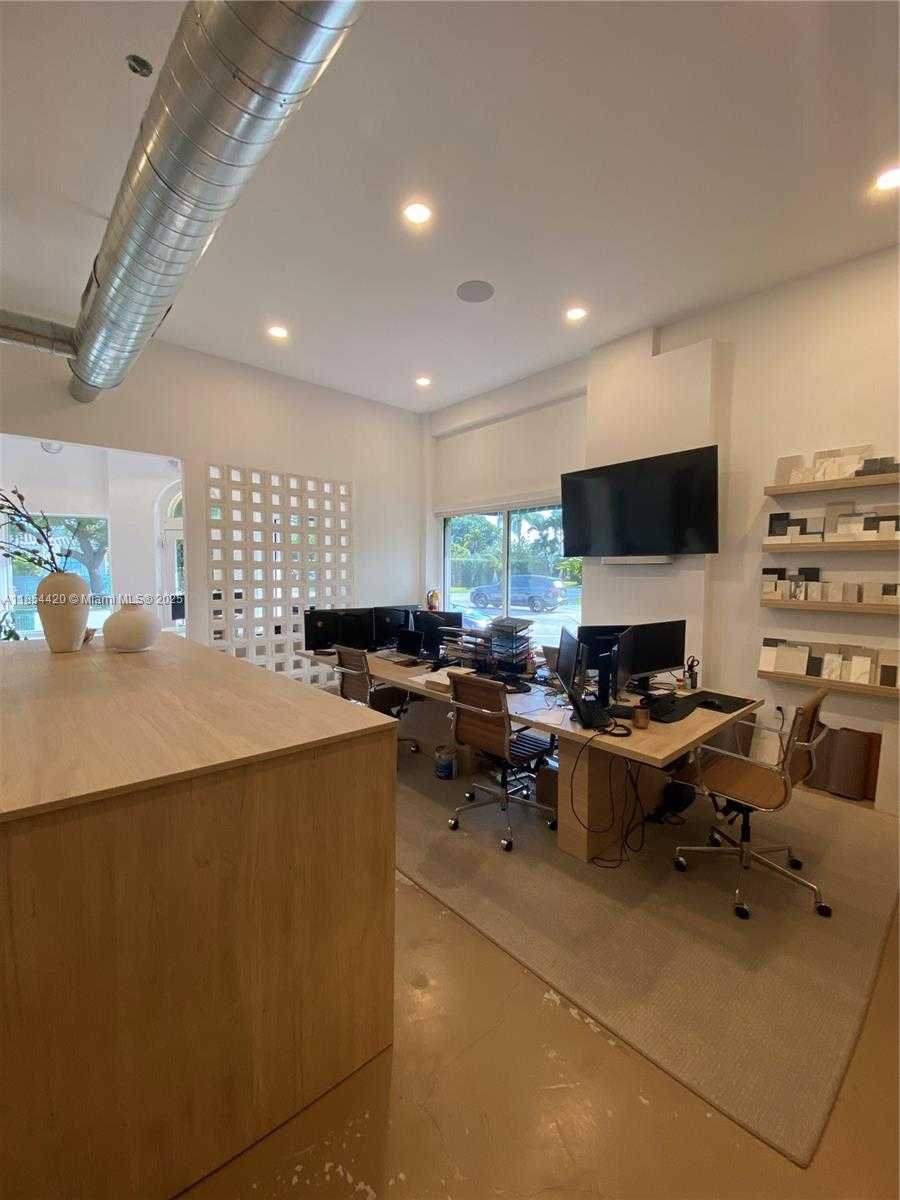 Small Image of 700 WEST 51ST ST, Miami Beach Number 17