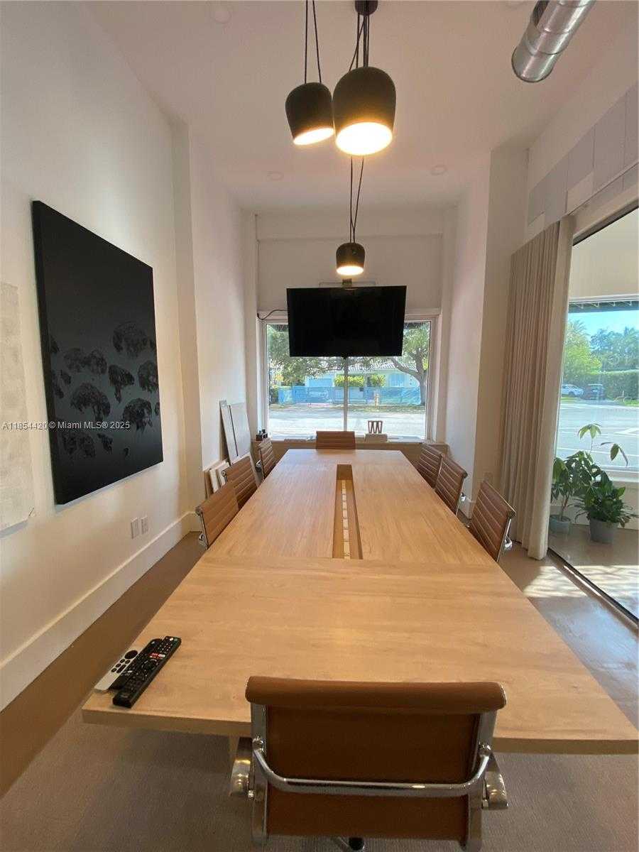 Small Image of 700 WEST 51ST ST, Miami Beach Number 2