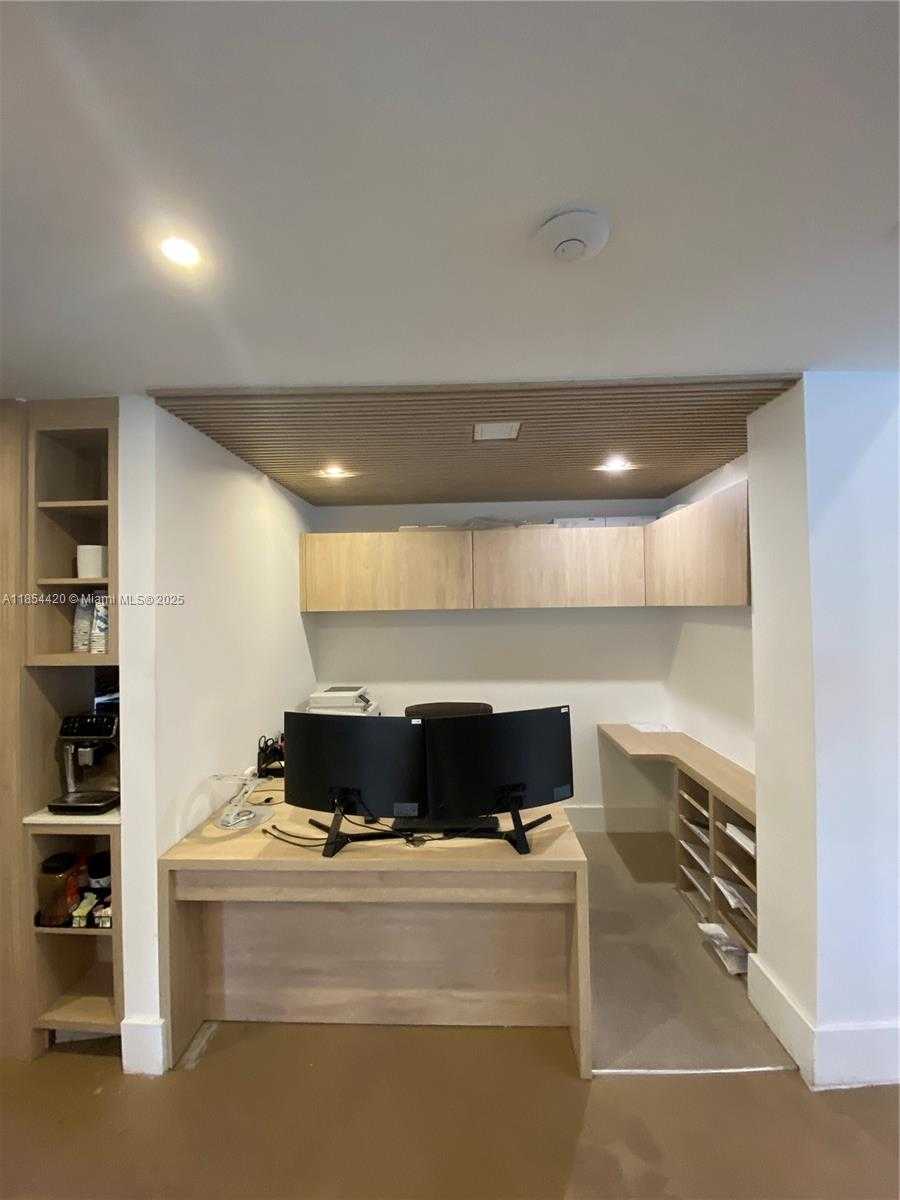 Small Image of 700 WEST 51ST ST, Miami Beach Number 21