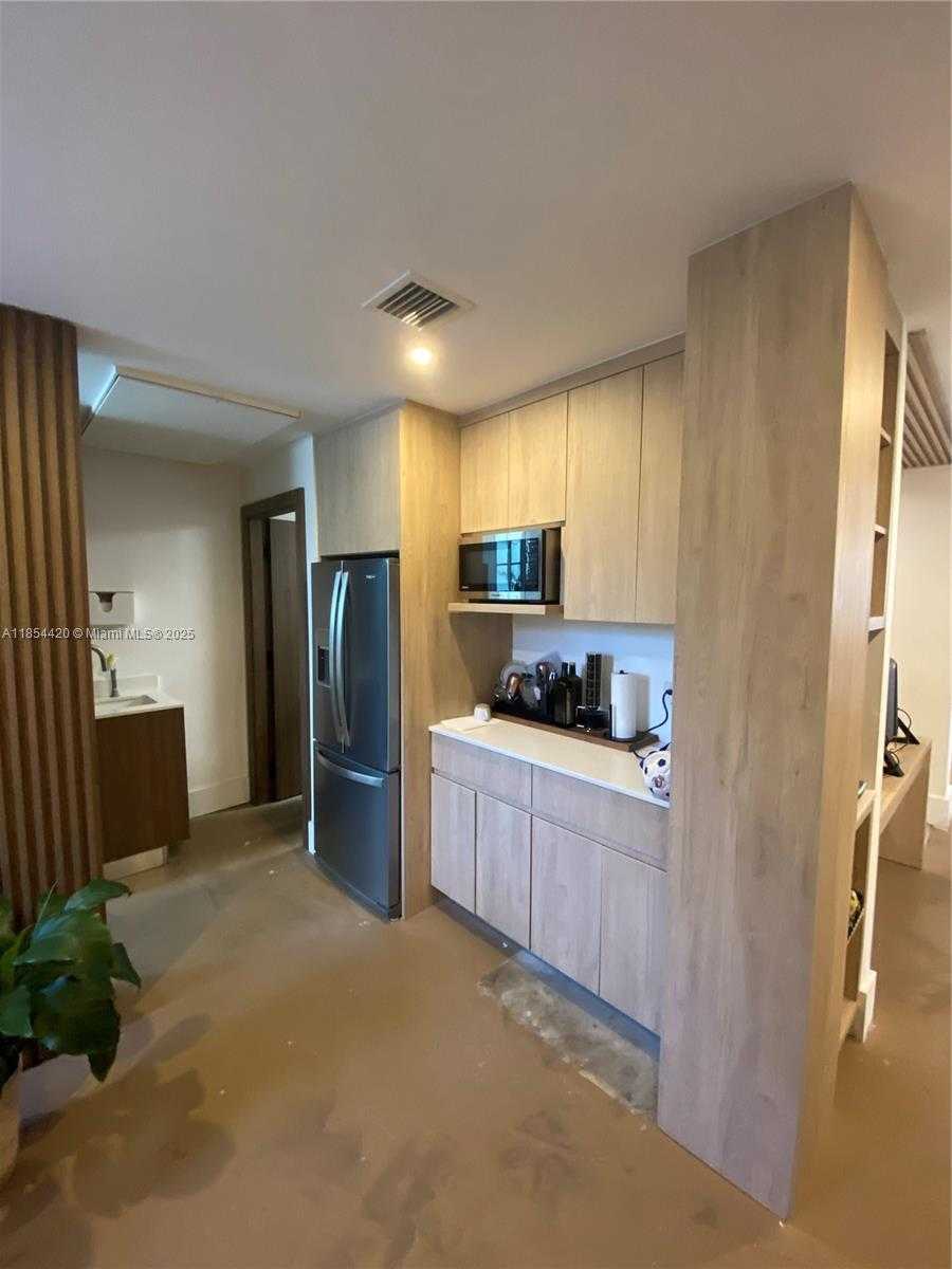 Small Image of 700 WEST 51ST ST, Miami Beach Number 22