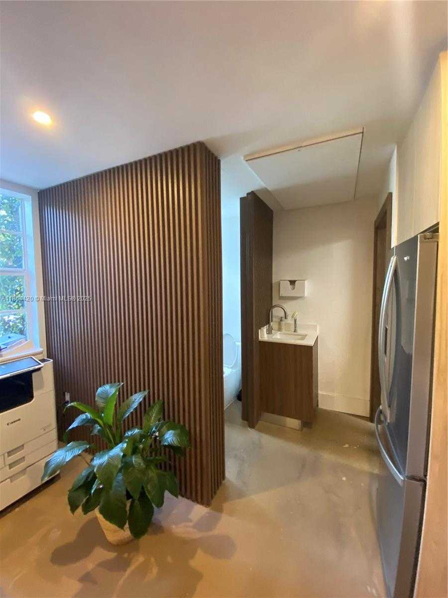 Small Image of 700 WEST 51ST ST, Miami Beach Number 23