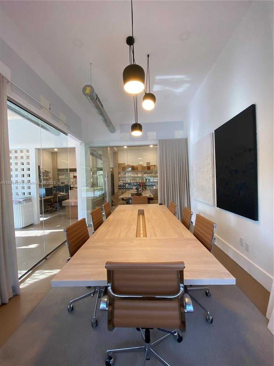 Small Image of 700 WEST 51ST ST, Miami Beach Number 3