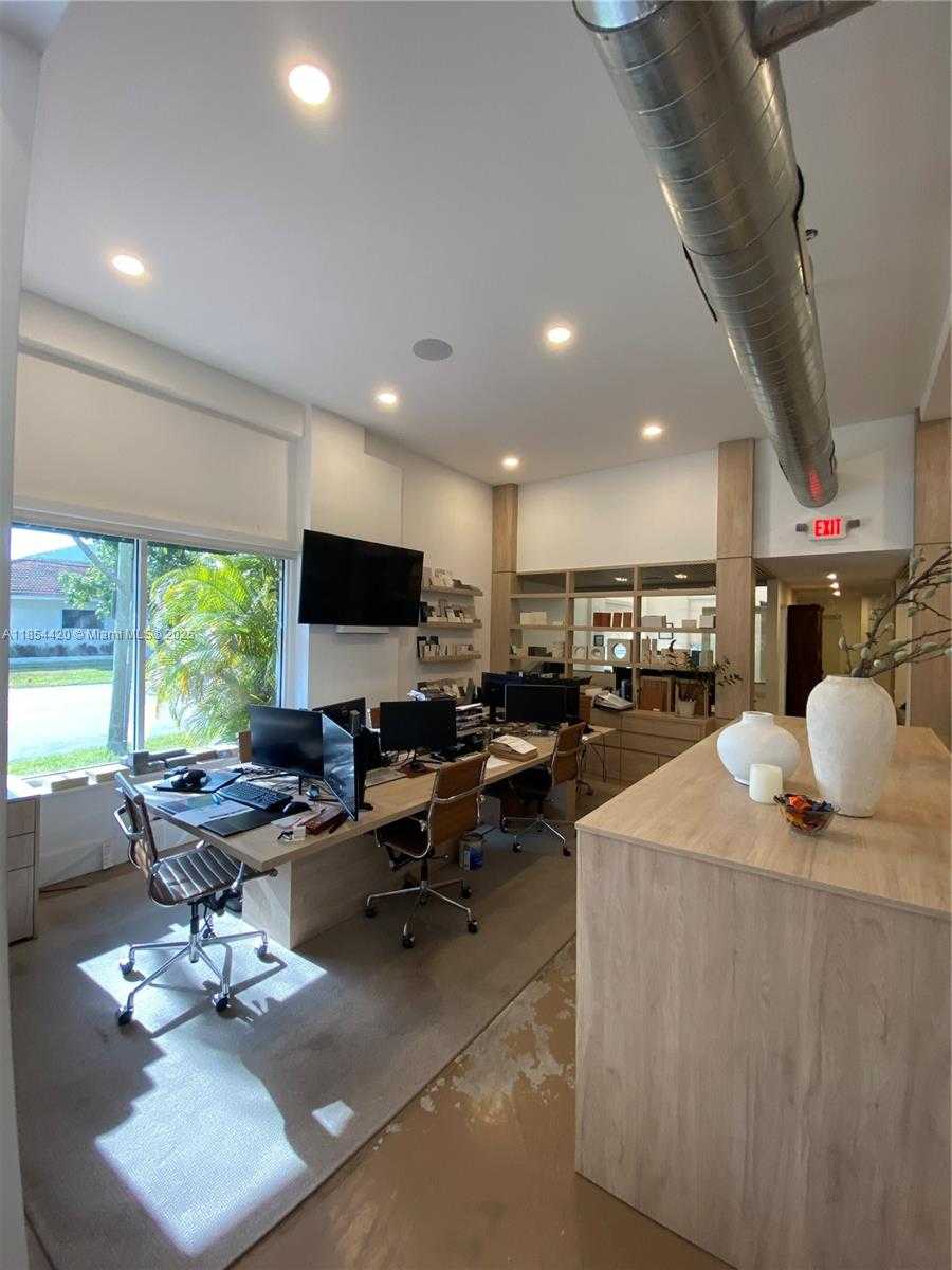 Small Image of 700 WEST 51ST ST, Miami Beach Number 6