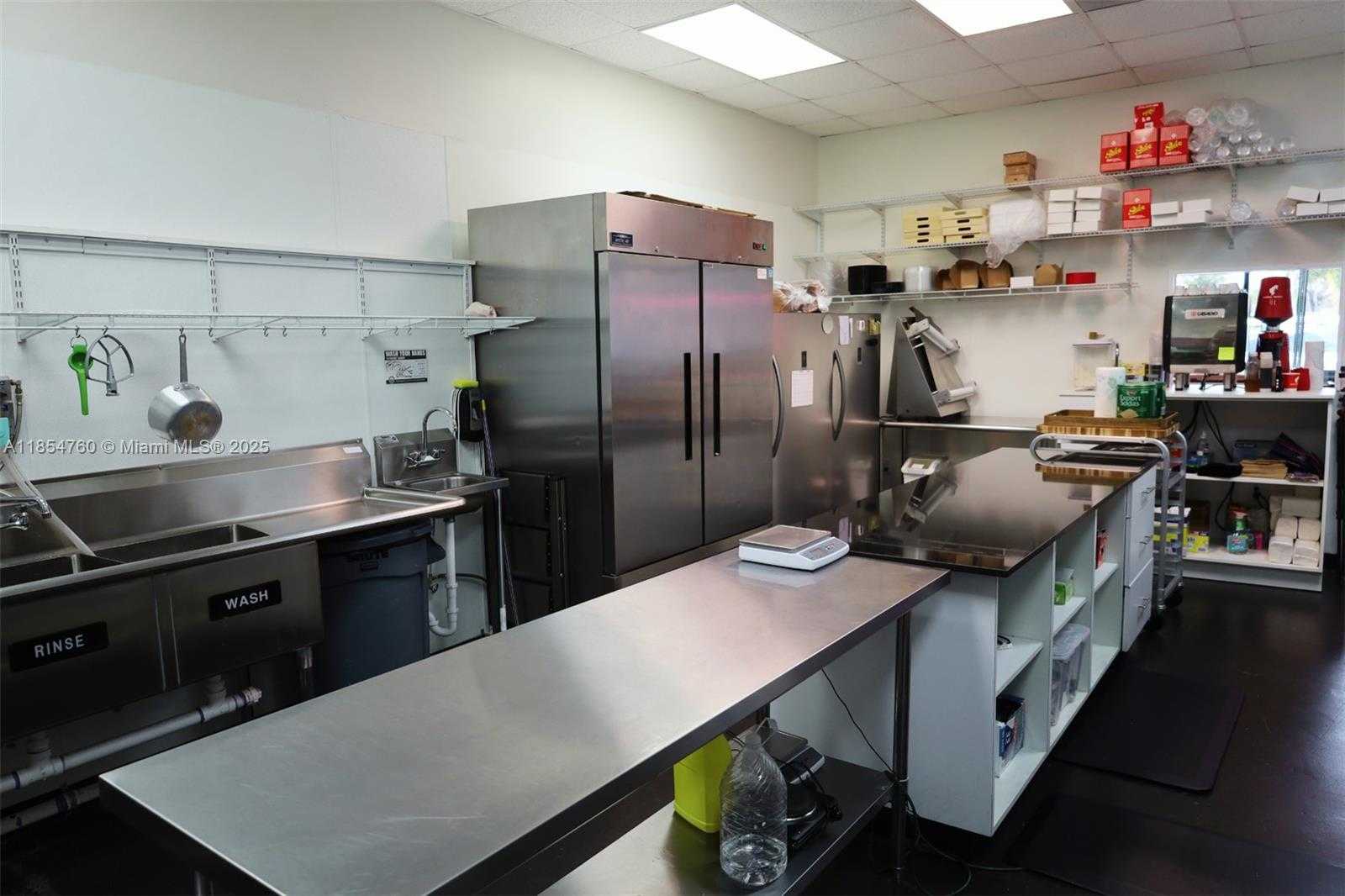Small Image of 13911 SOUTH WEST 42ND ST #105, Miami Number 4