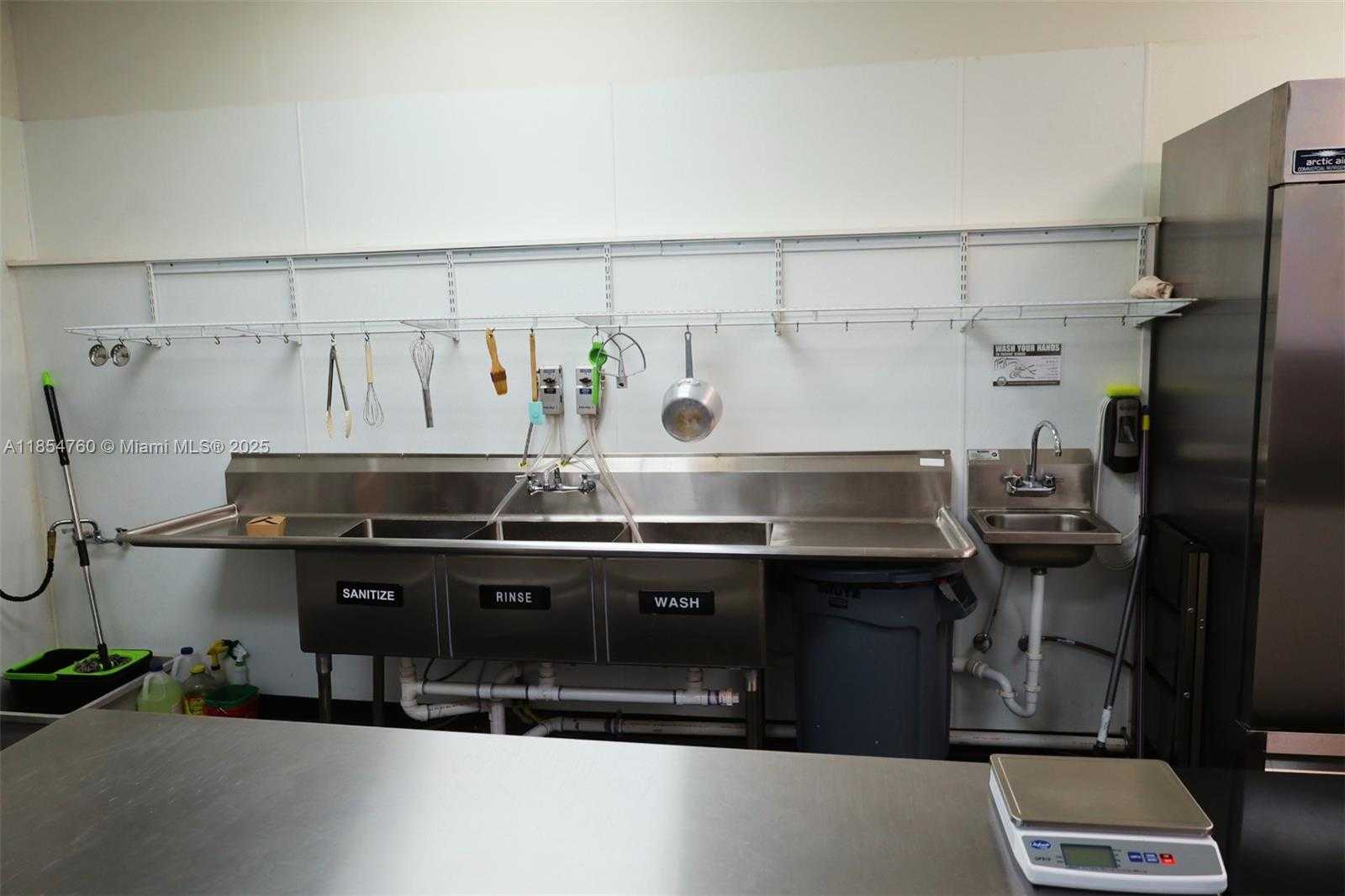 Small Image of 13911 SOUTH WEST 42ND ST #105, Miami Number 5
