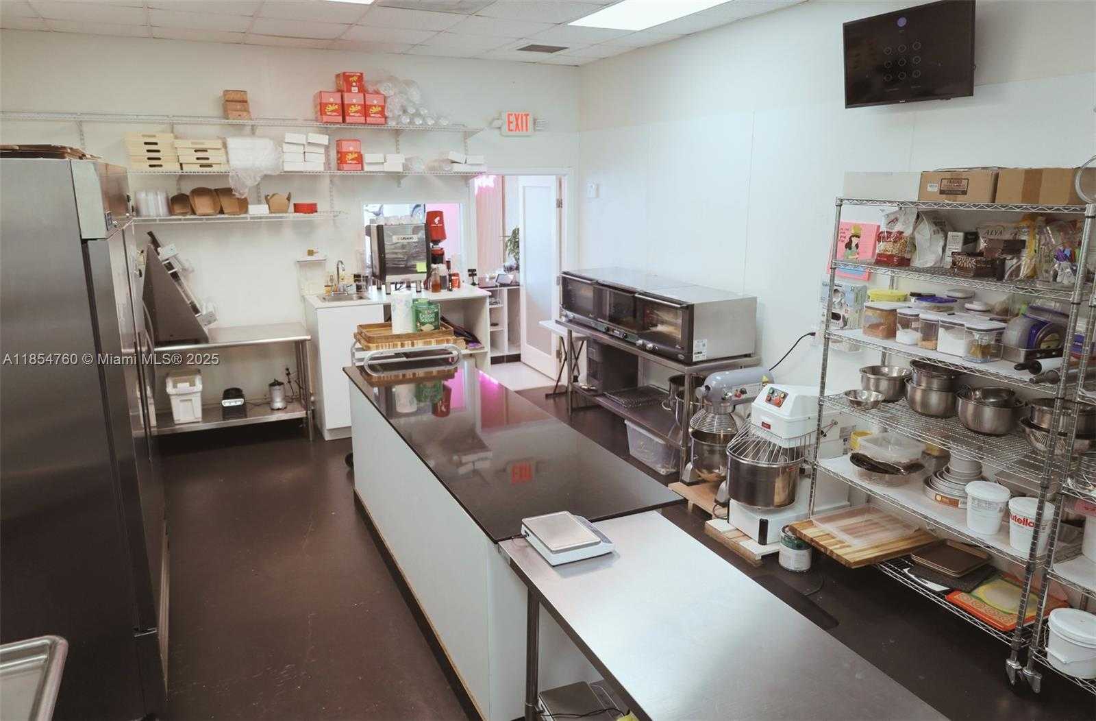 Small Image of 13911 SOUTH WEST 42ND ST #105, Miami Number 7