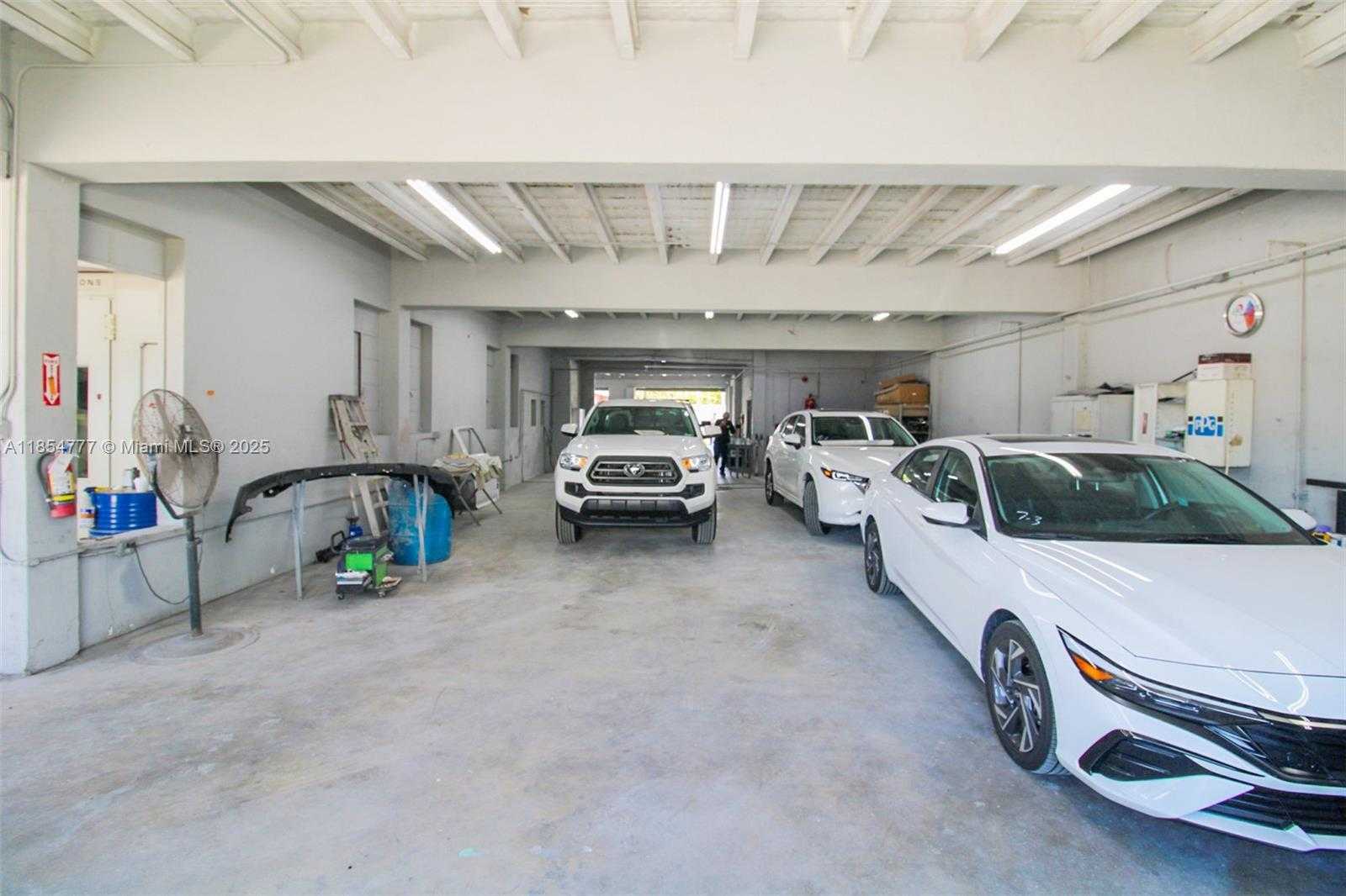 Small Image of 500 SOUTH DIXIE HWY, Hollywood Number 13