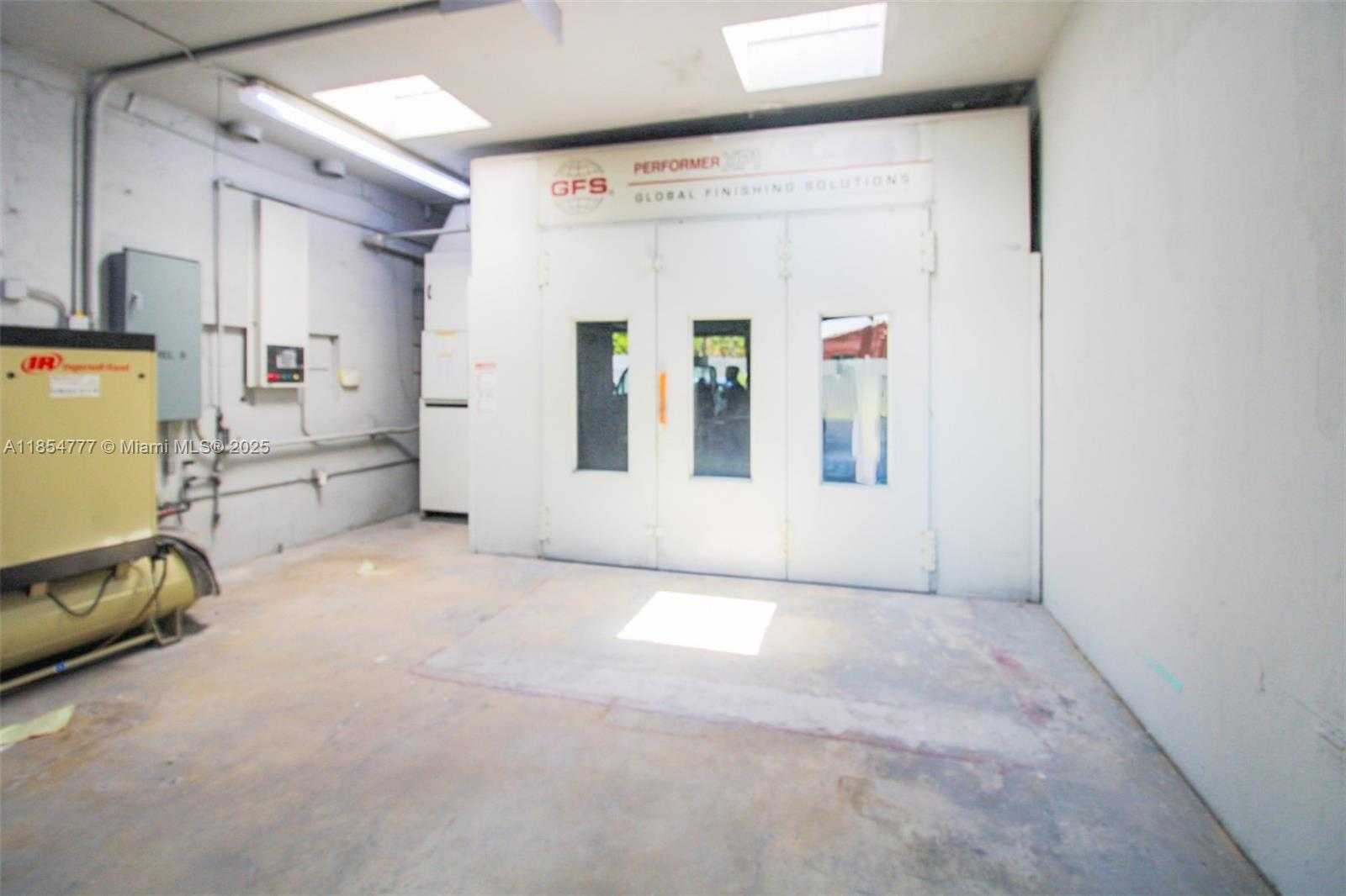 Small Image of 500 SOUTH DIXIE HWY, Hollywood Number 2