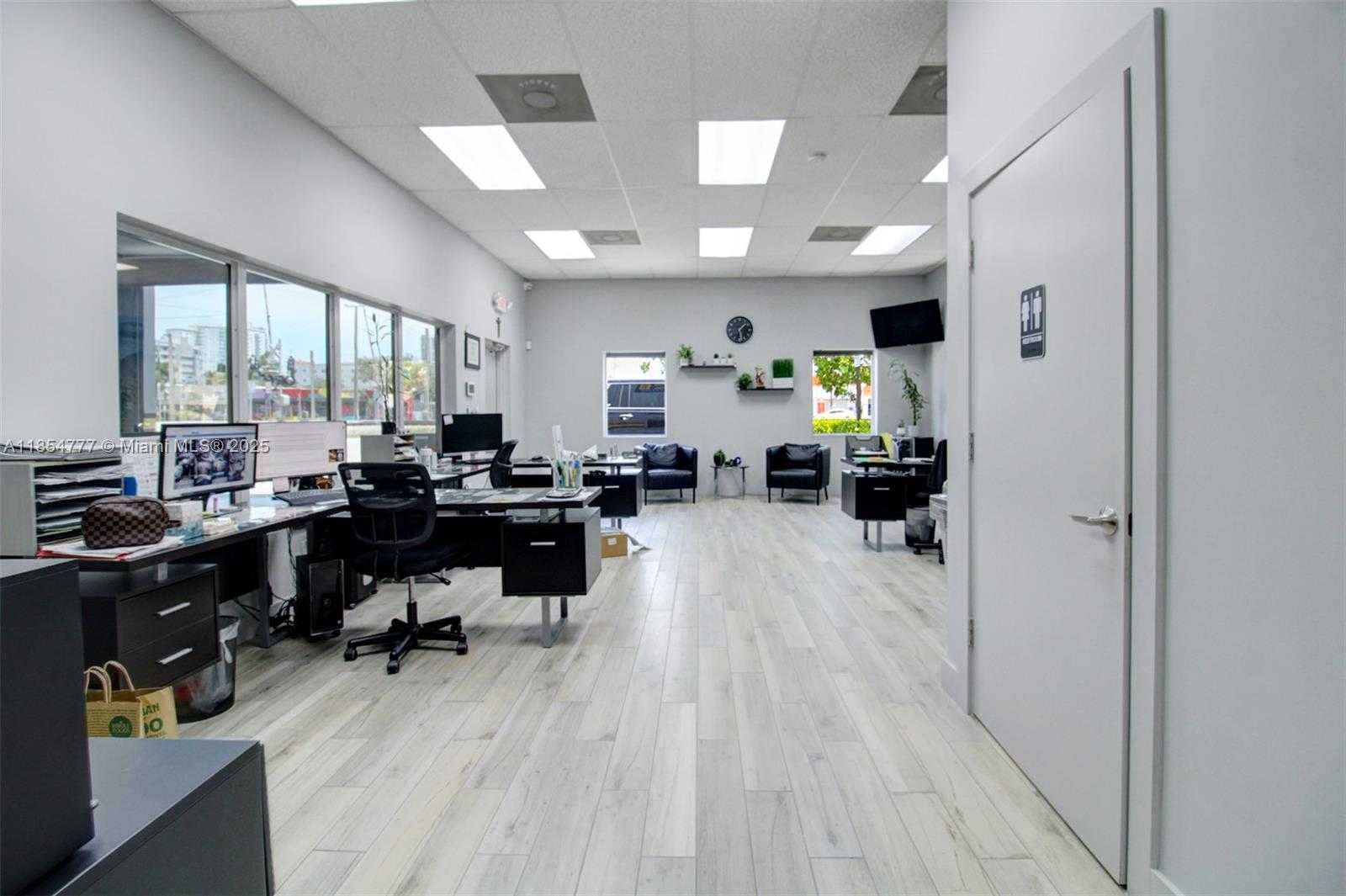 Small Image of 500 SOUTH DIXIE HWY, Hollywood Number 25