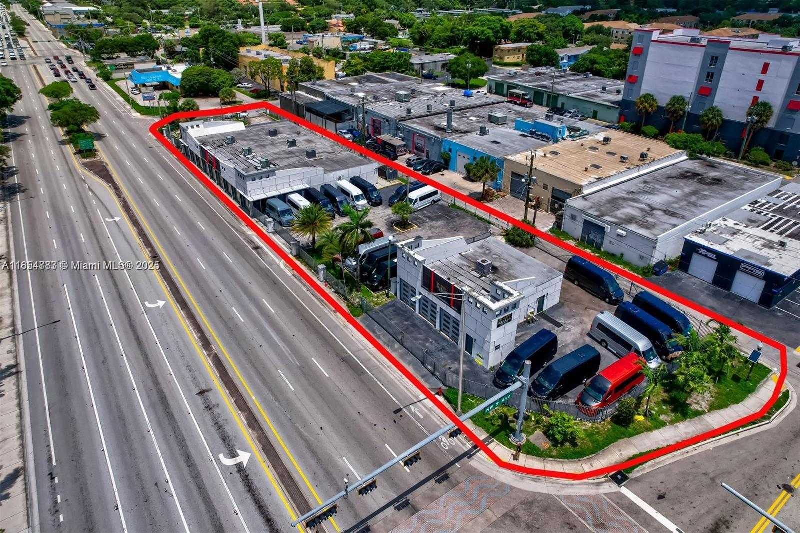 Small Image of 925 WEST BROWARD BLVD, Fort Lauderdale Number 3