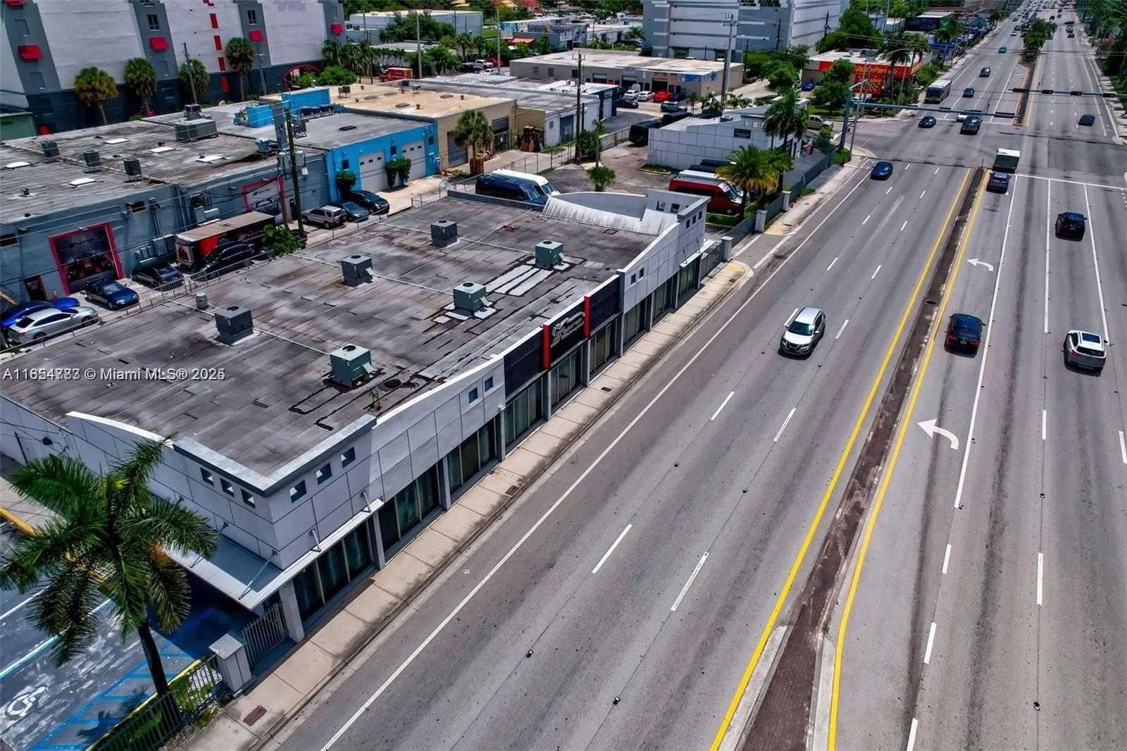 Small Image of 925 WEST BROWARD BLVD, Fort Lauderdale Number 4