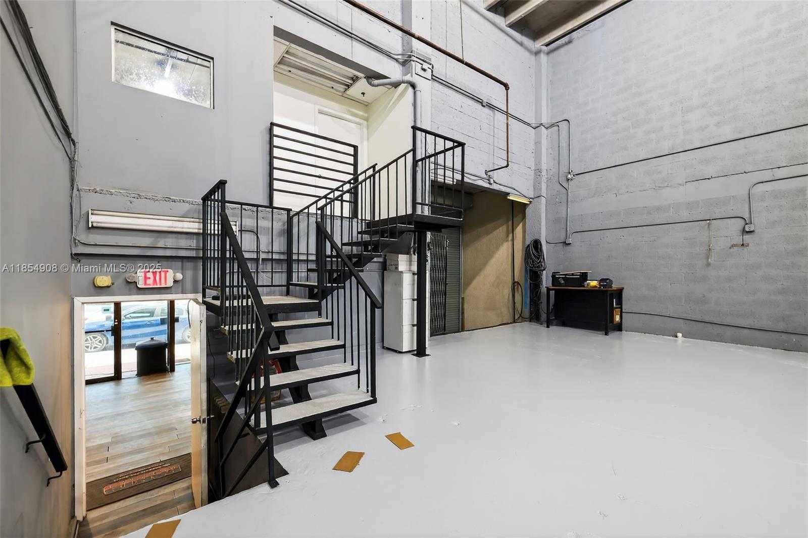 Small Image of 7080 NORTH WEST 50TH ST #1, Miami Number 4