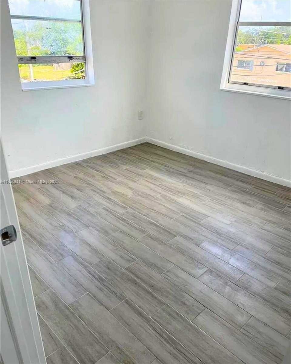 Small Image of 1261 NORTH WEST 59TH ST, Miami Number 4