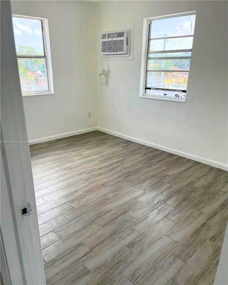 Small Image of 1261 NORTH WEST 59TH ST, Miami Number 5