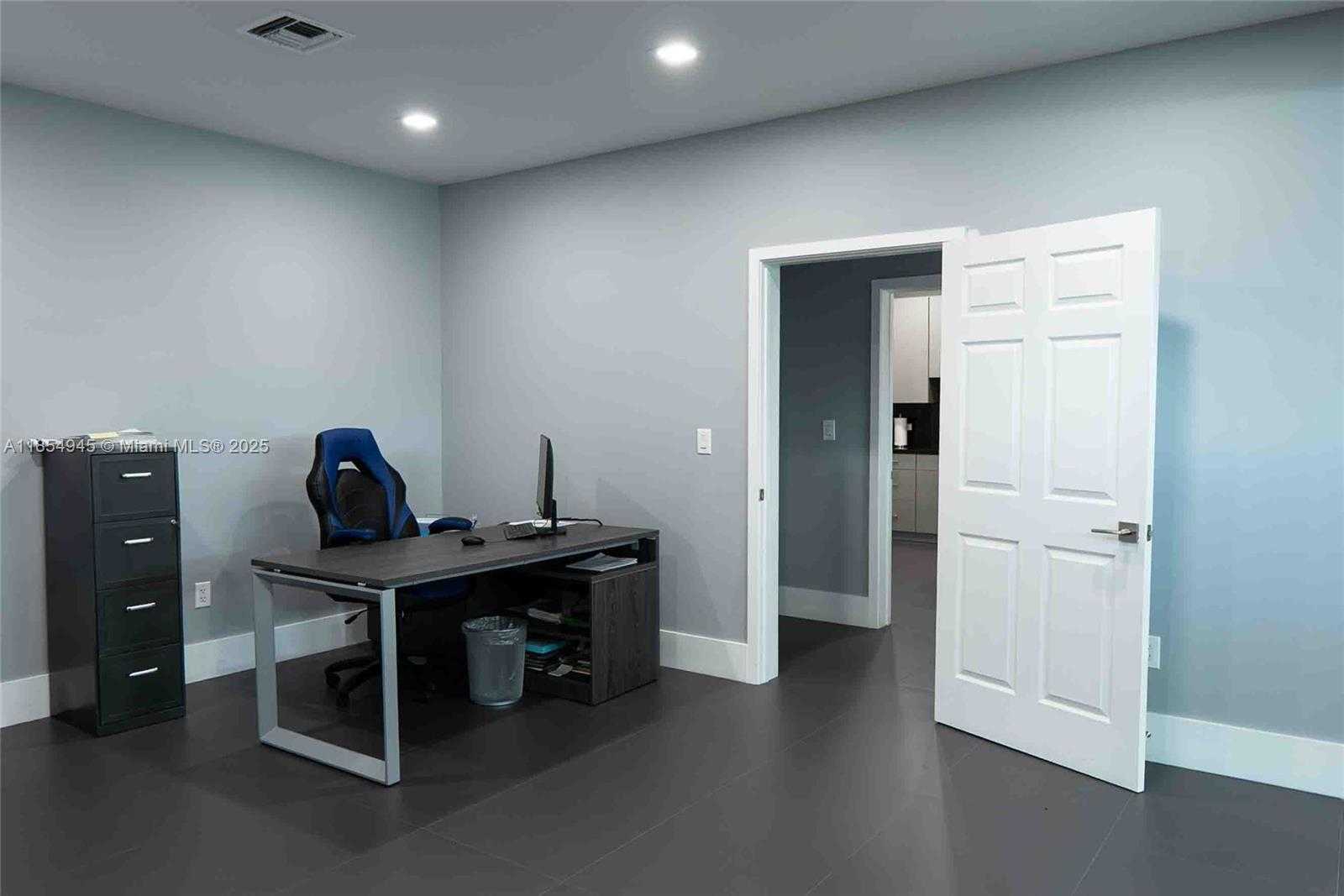 Small Image of 500 WEST 84TH ST, Hialeah Number 12