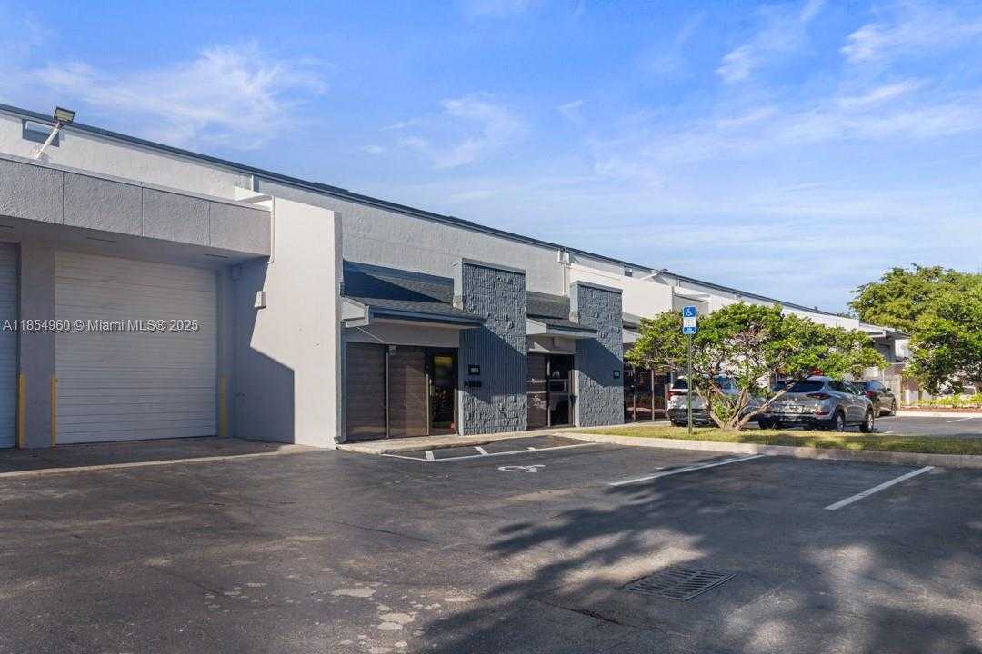 Small Image of 1501 NORTH WEST 82ND AVE, Doral Number 19