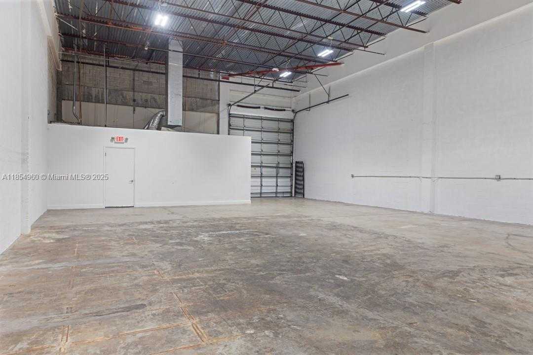 Small Image of 1501 NORTH WEST 82ND AVE, Doral Number 3