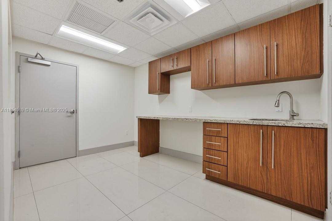 Small Image of 2201 NORTH WEST 79TH AVE #2051, Doral Number 17