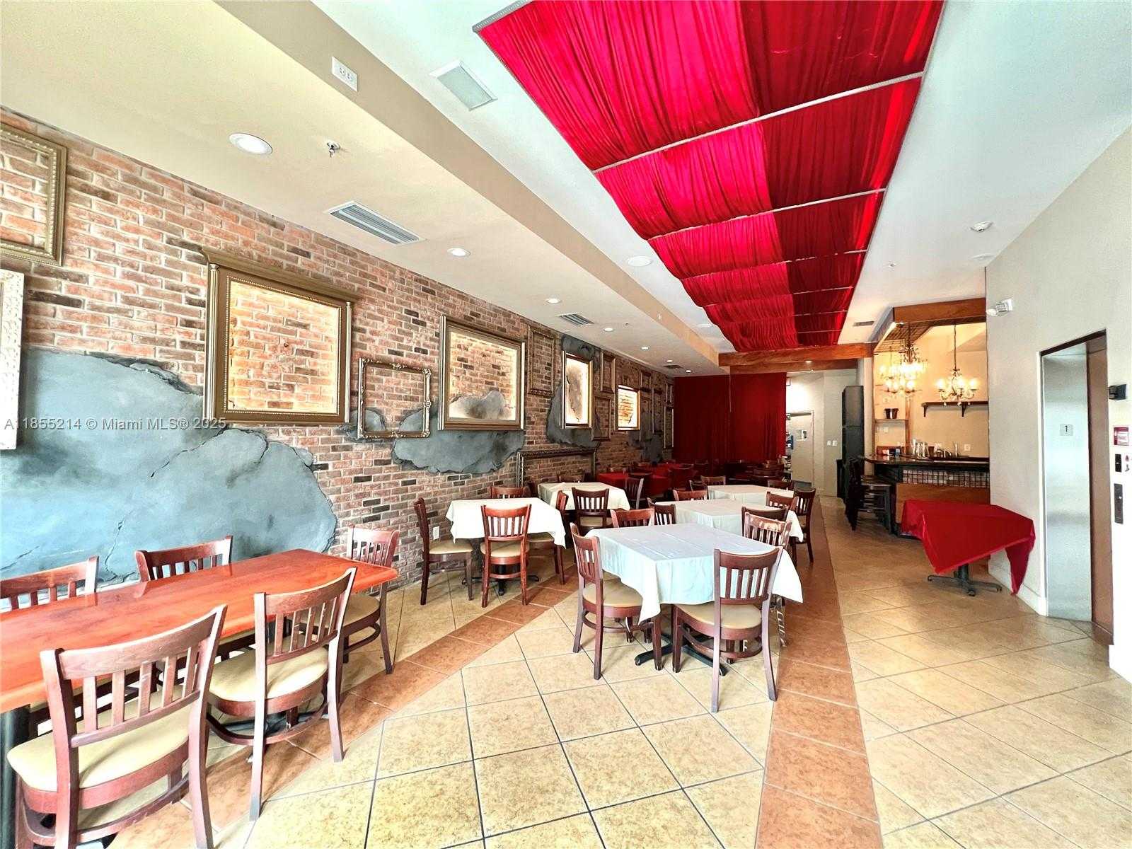 Small Image of 223 VALENCIA AVE, Coral Gables Number 2