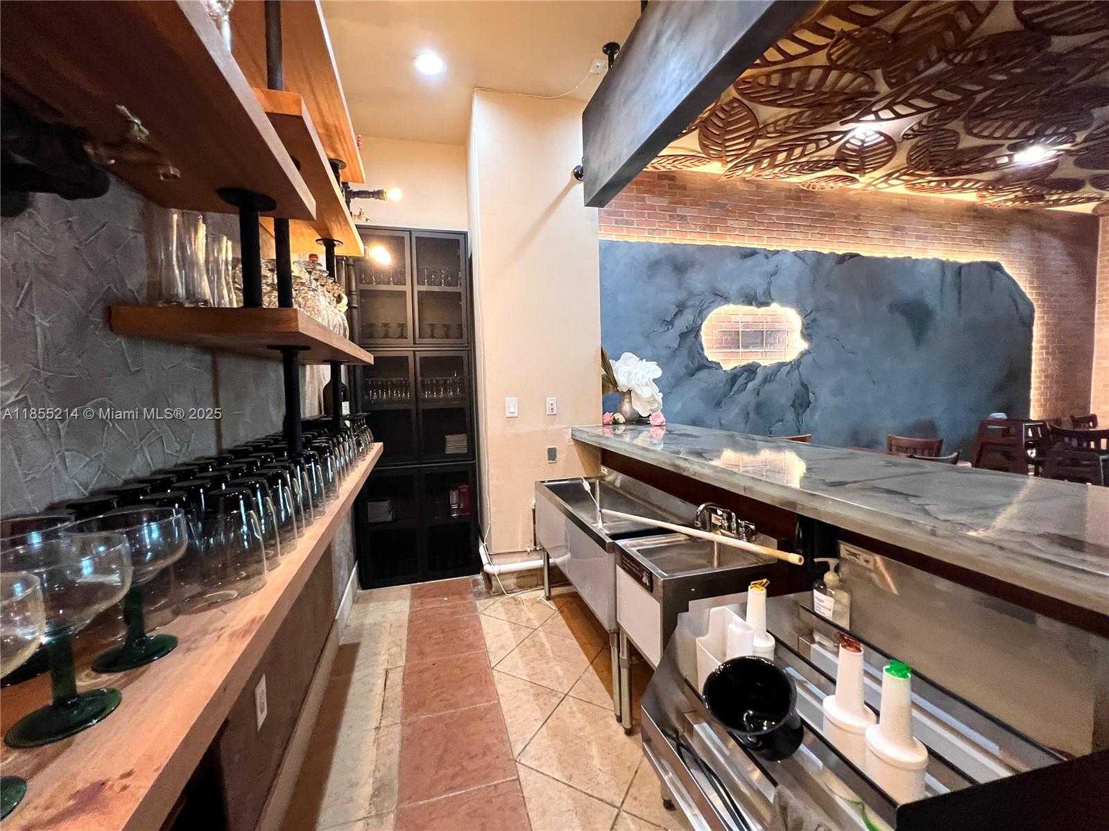 Small Image of 223 VALENCIA AVE, Coral Gables Number 28