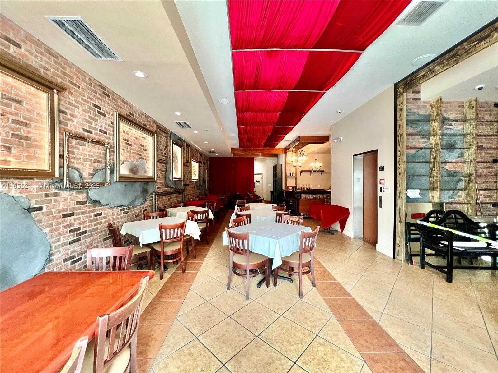 Small Image of 223 VALENCIA AVE, Coral Gables Number 3