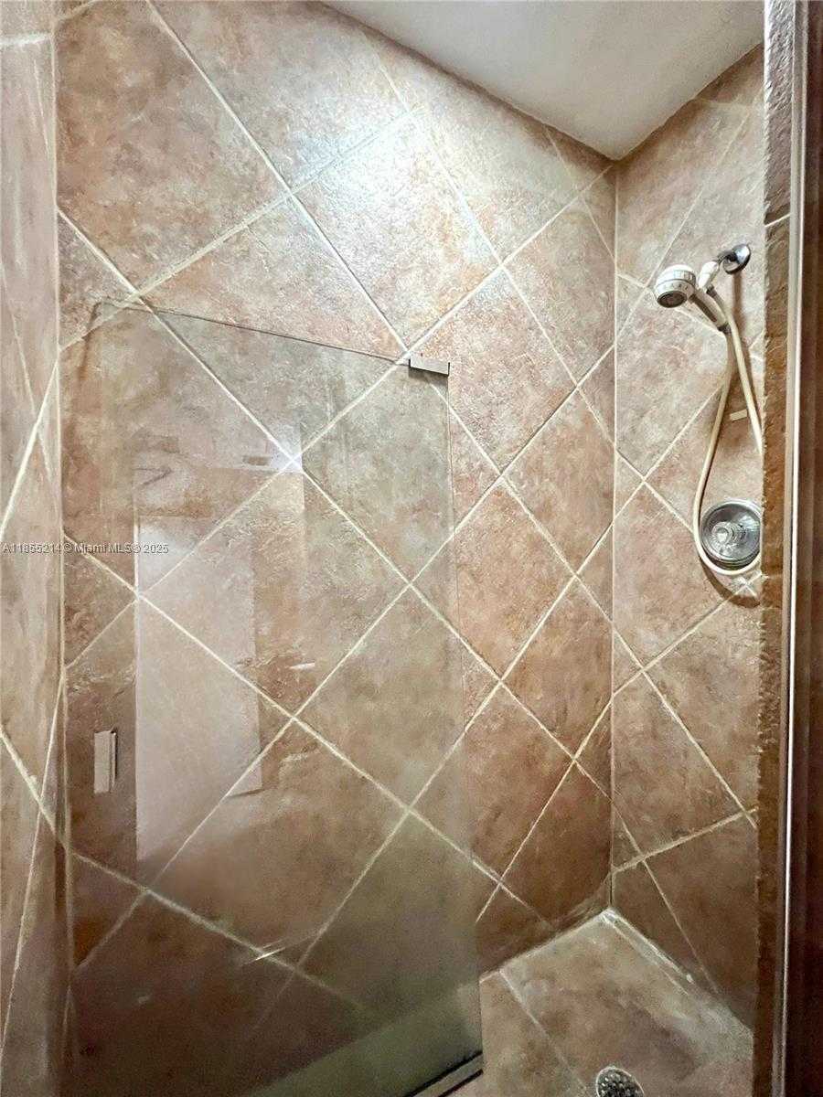 Small Image of 223 VALENCIA AVE, Coral Gables Number 34