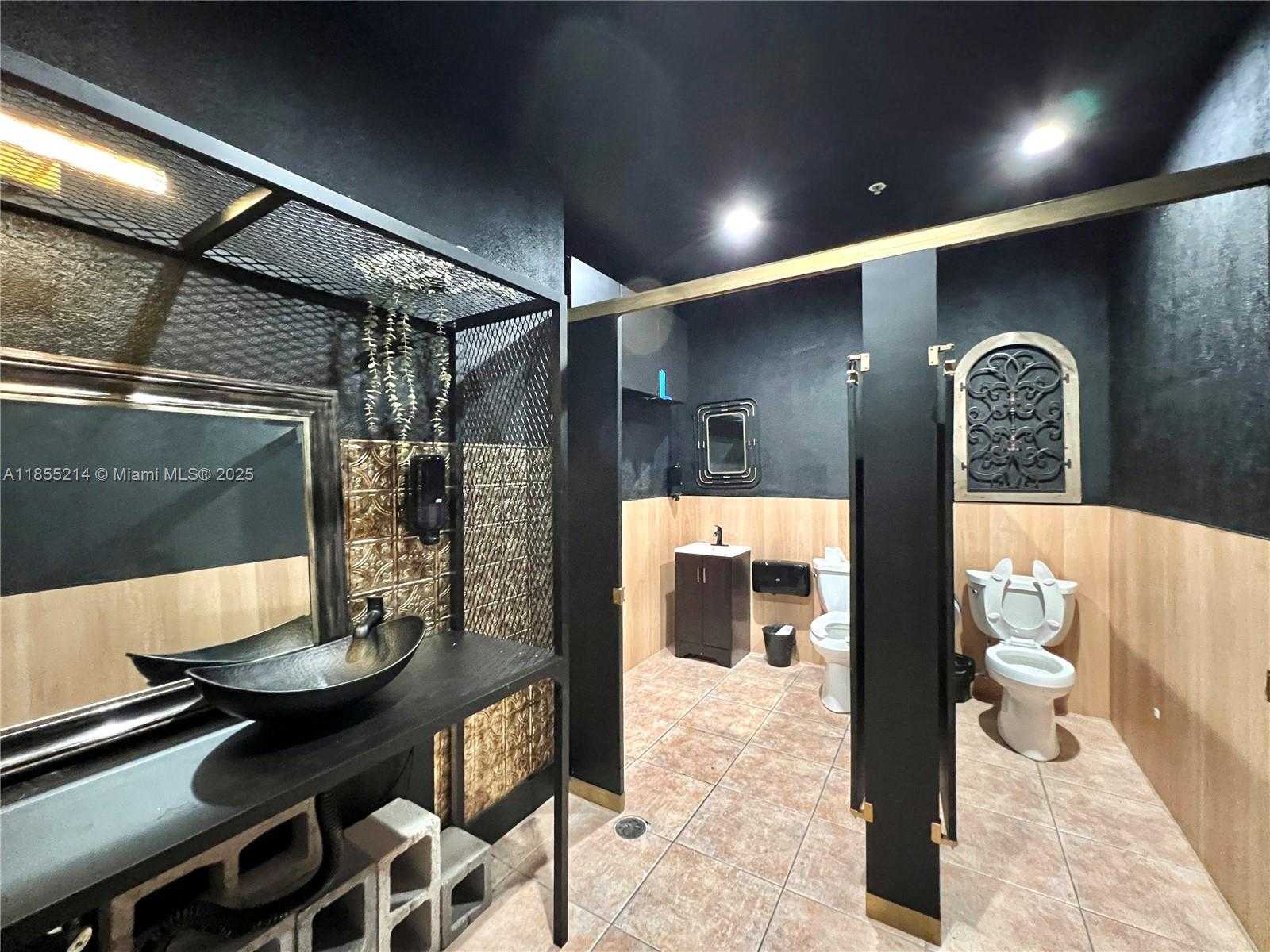Small Image of 223 VALENCIA AVE, Coral Gables Number 38