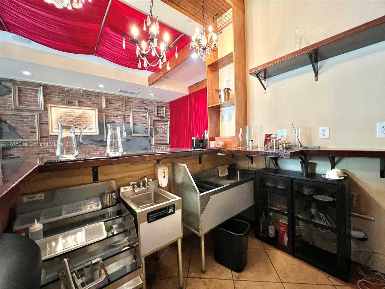 Small Image of 223 VALENCIA AVE, Coral Gables Number 6
