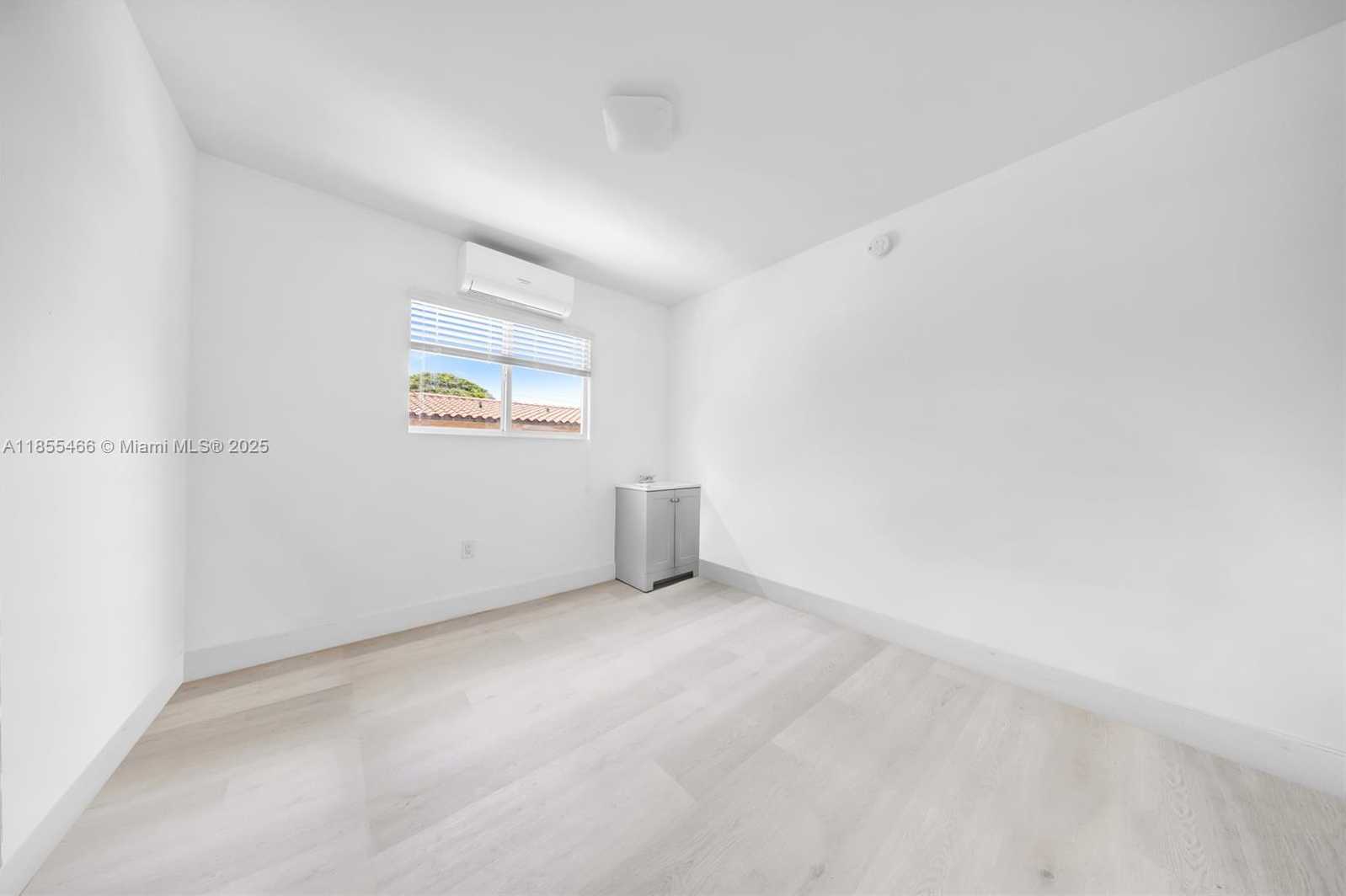 Small Image of 1028 SOUTH WEST 9TH AVE, Miami Number 21