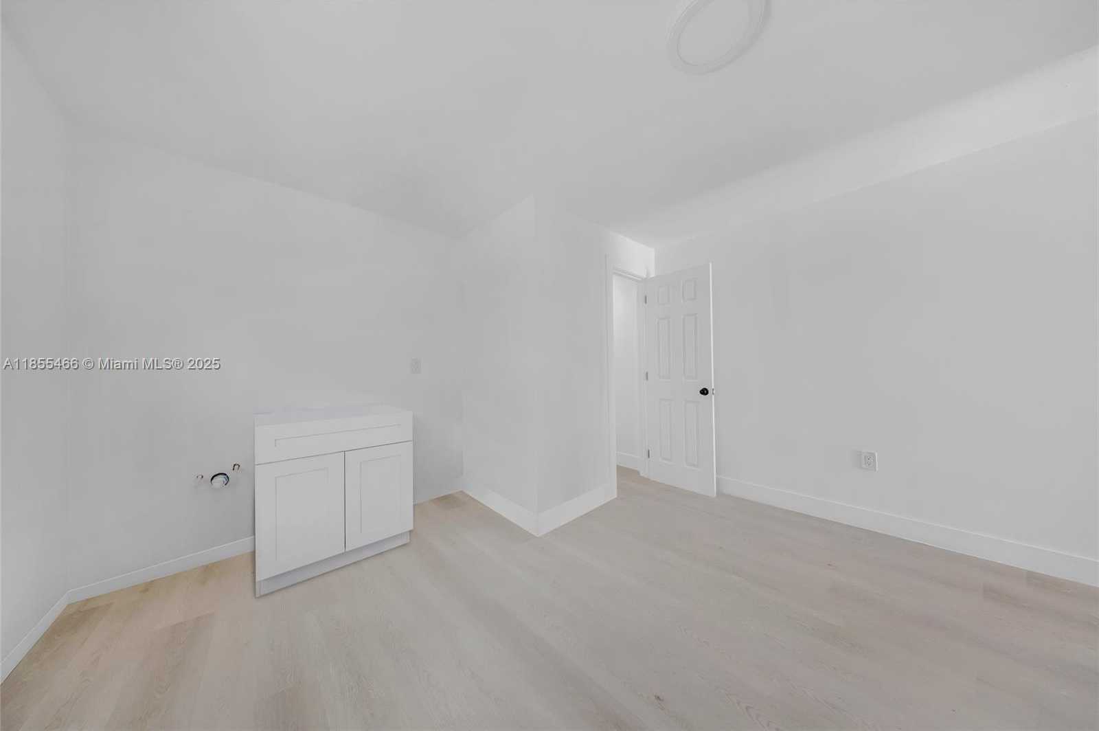 Small Image of 1028 SOUTH WEST 9TH AVE, Miami Number 25