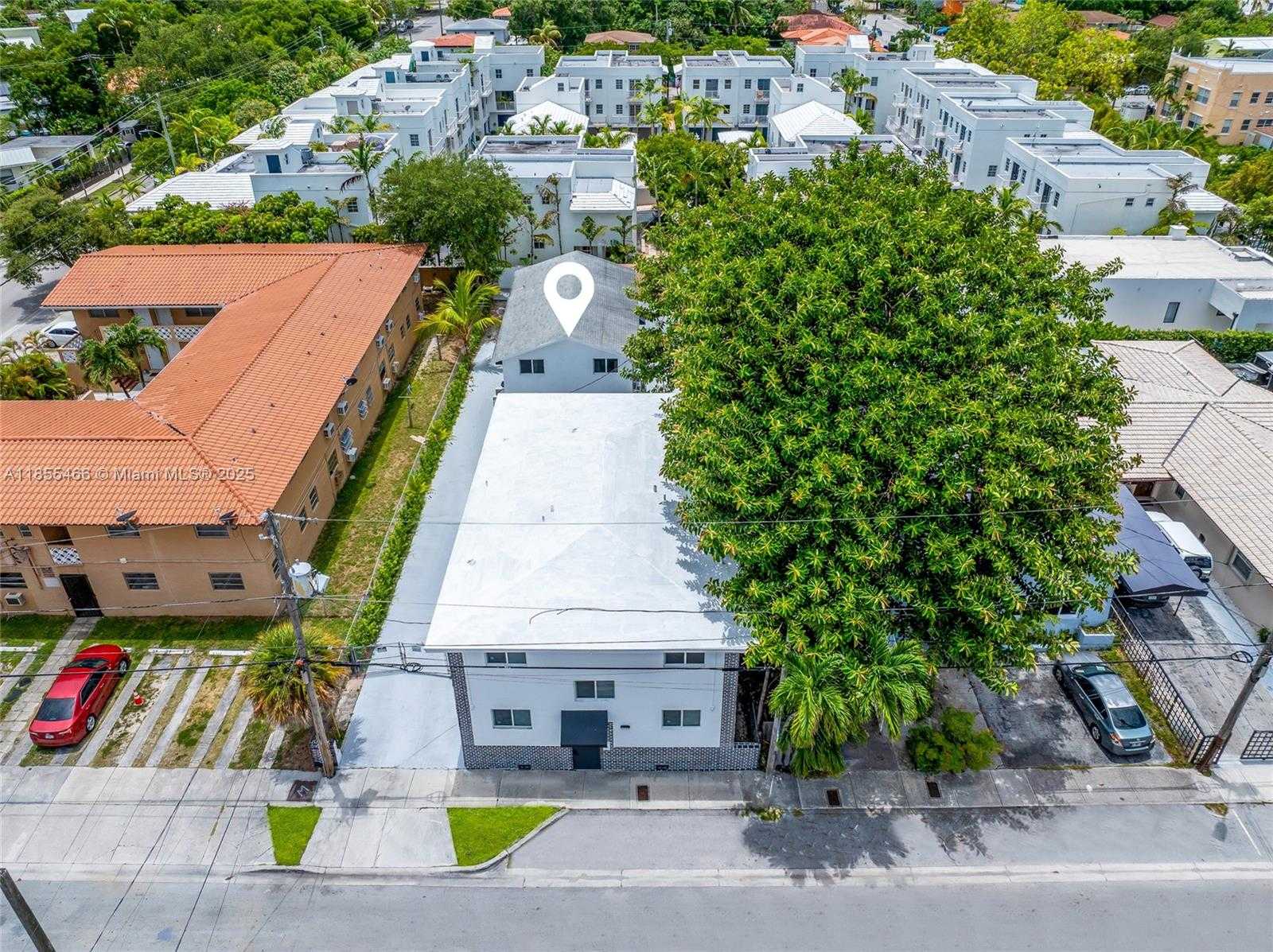 Small Image of 1028 SOUTH WEST 9TH AVE, Miami Number 3