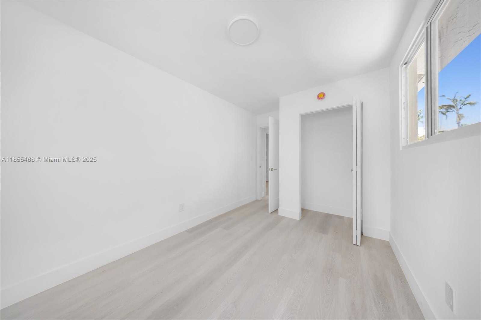 Small Image of 1028 SOUTH WEST 9TH AVE, Miami Number 32